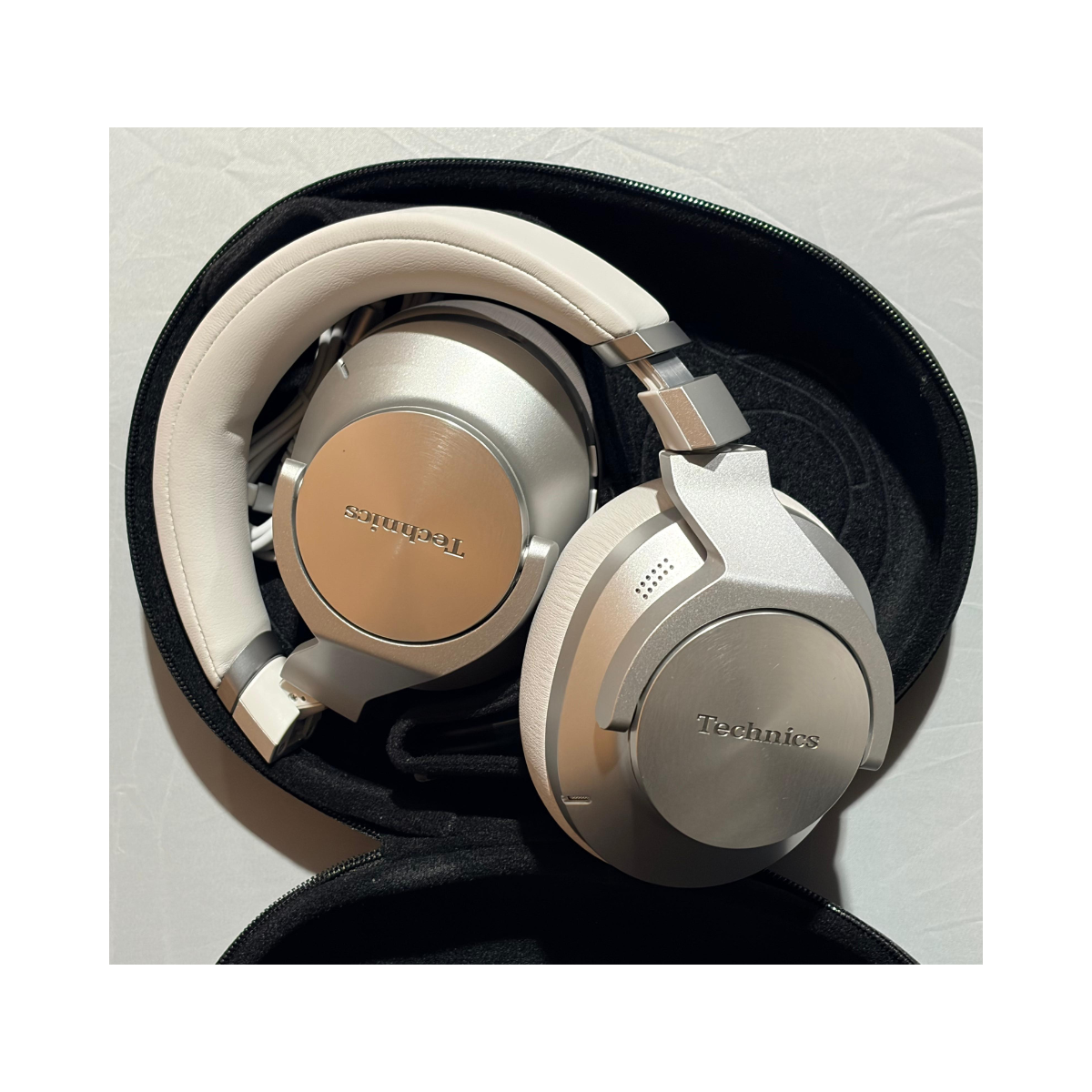 Technics Premium Noise Cancelling Headphones Silver - As New Condition Technics