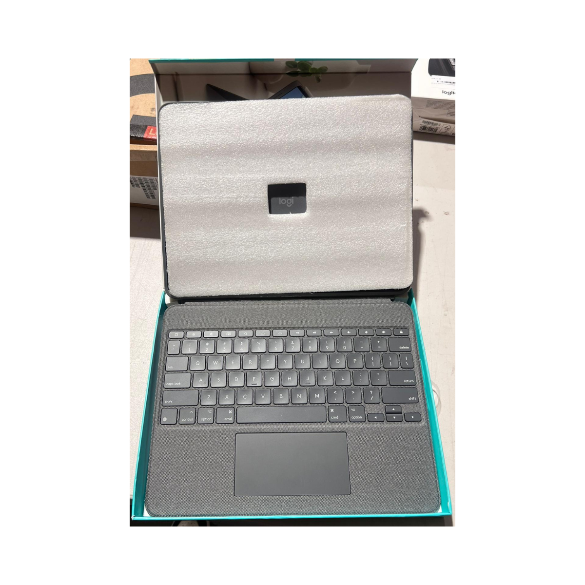 Logitech Combo Touch Keyboard Case for iPad Pro 12.9-inch (5th & 6th Gen) Backlit Trackpad - As New Logitech