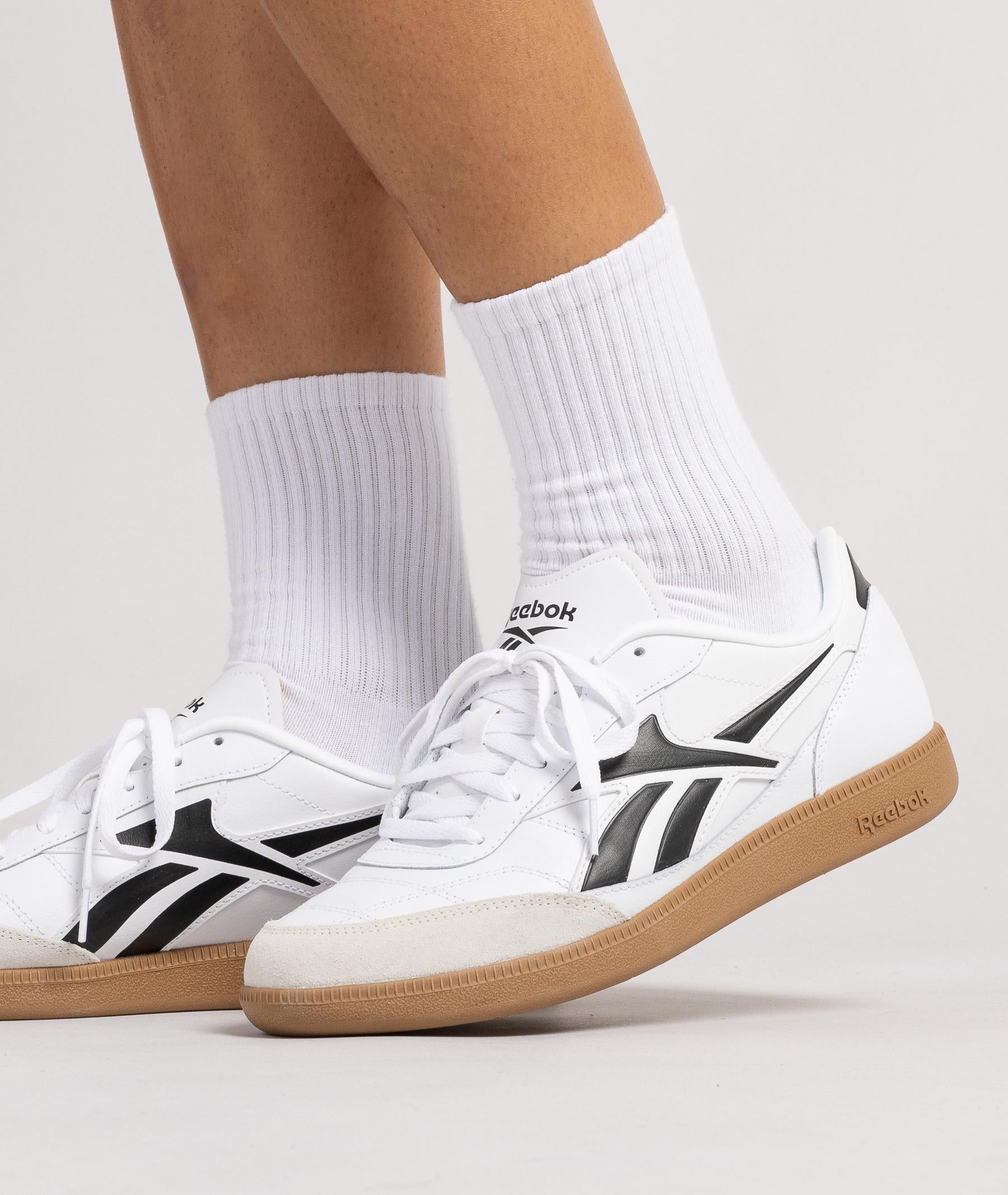 Reebok Unisex Finale Sneaker, White/Black/Barely Grey, 11.5 US Women/10 US Men Reebok