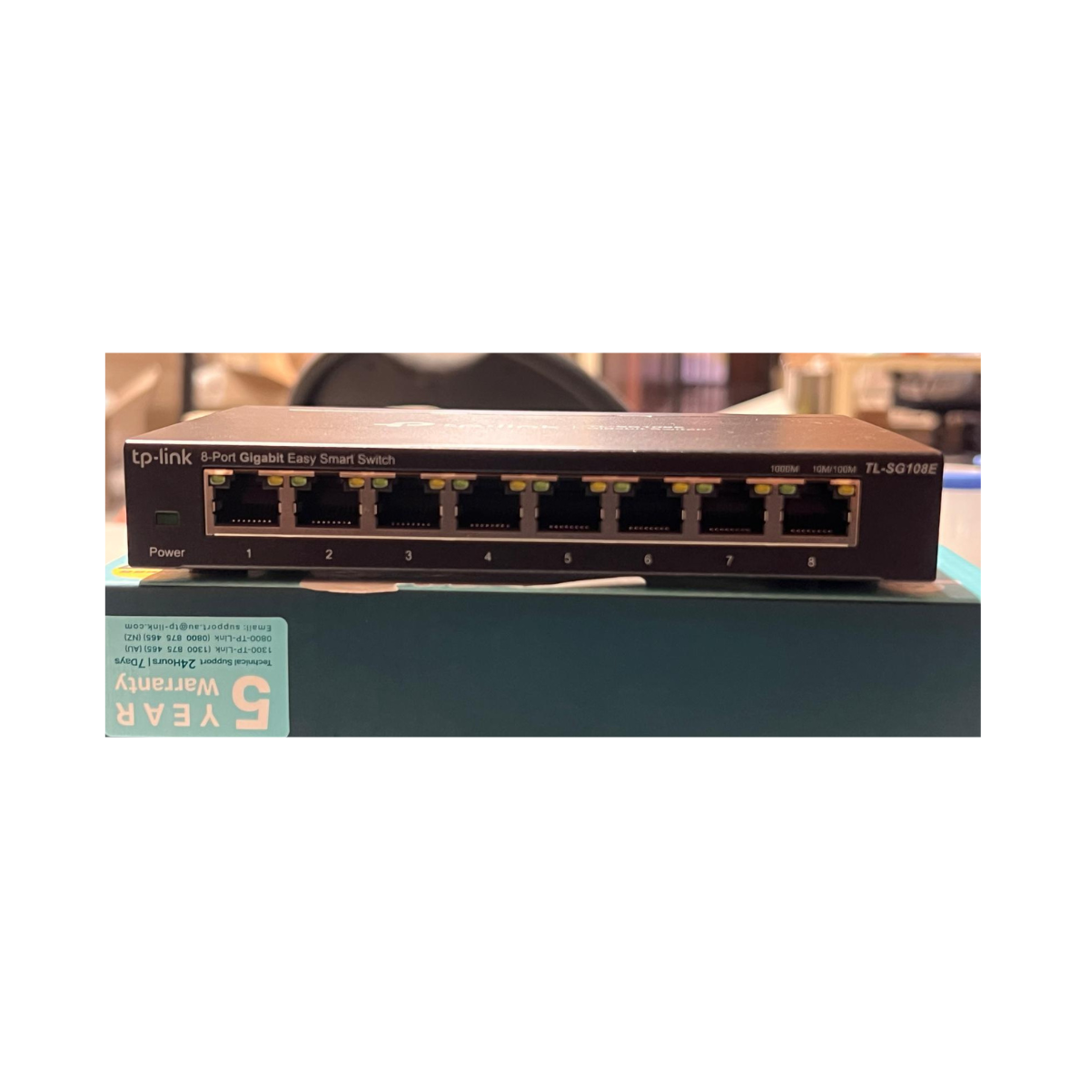 TP-Link 8-Port Gigabit Easy Smart Desktop Switch, 8 x 10/100/1000Mbps  - As New Condition TP-LINK
