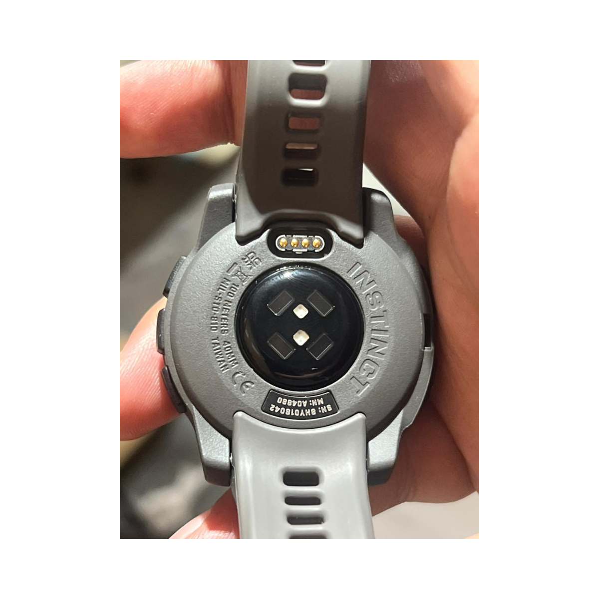Garmin Instinct E - 40 mm - Black w/ Charcoal Silicone Band - Excellent Used Condition GARMIN
