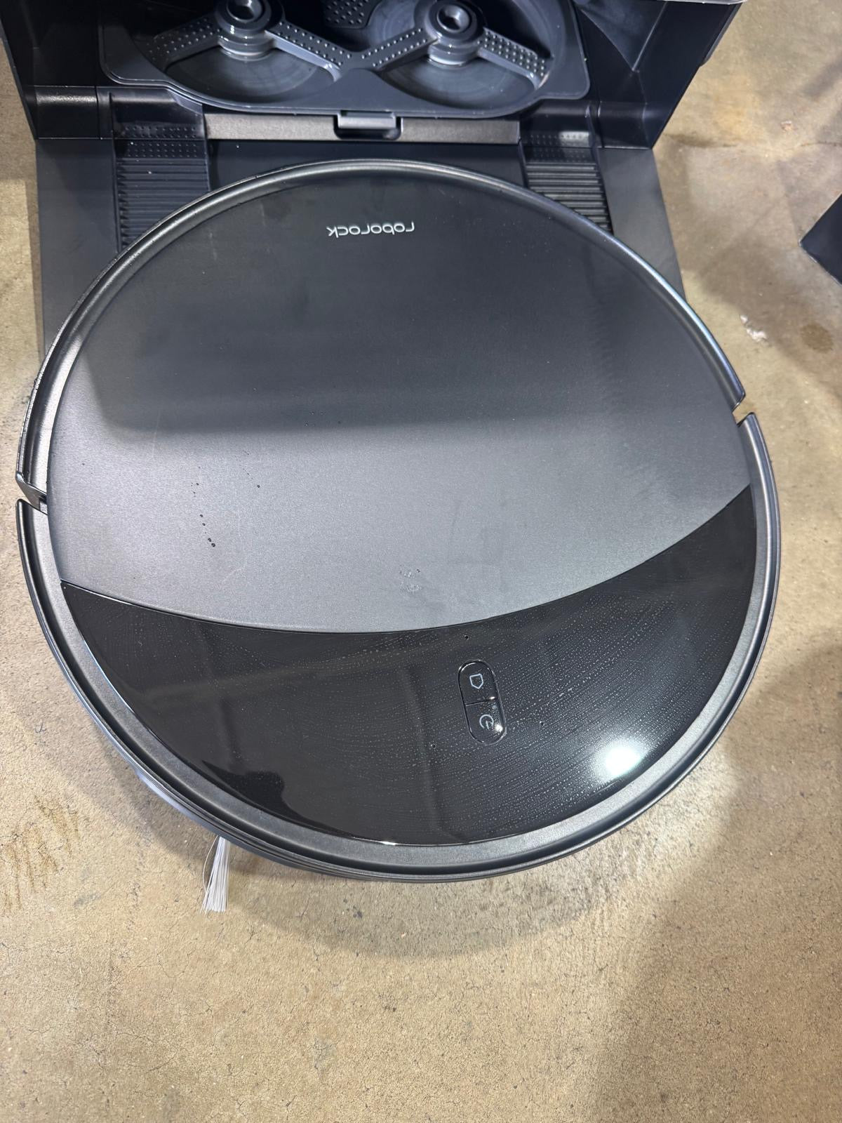 Roborock Saros 10R Robotic Vacuum and Mop - Black - Good - Refurbished Roborock