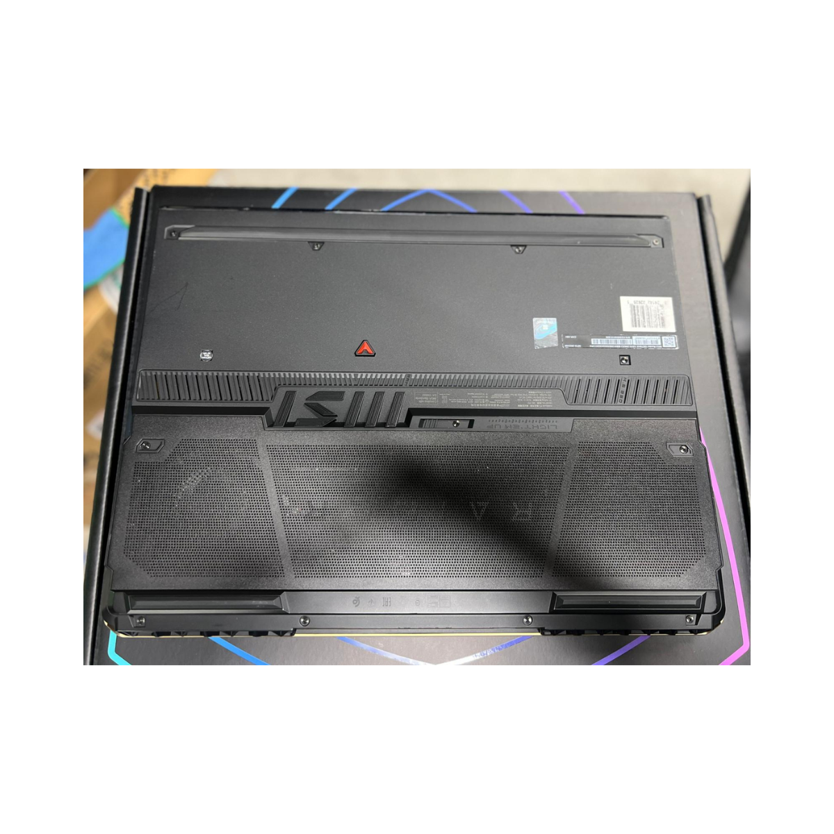 MSI Raider GE78HX 13VH-296AU Gaming Laptop i9 RTX 4080 64GB 4TB – Excellent Condition MSI