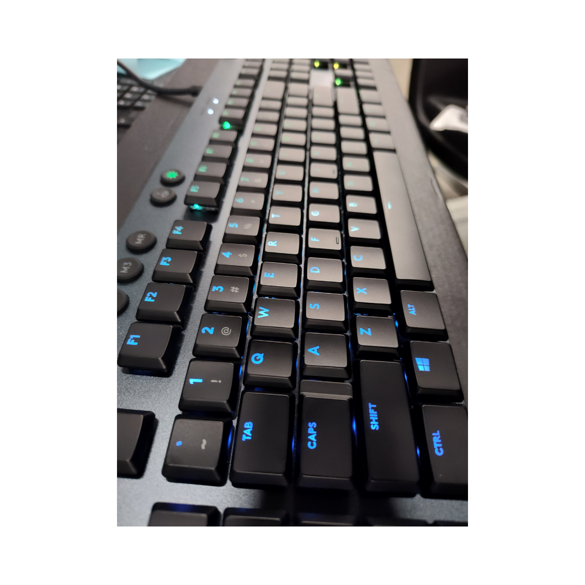 Logitech G815 LIGHTSYNC RGB Mechanical Gaming Keyboard GL Clicky Switch - As New Condition Logitech