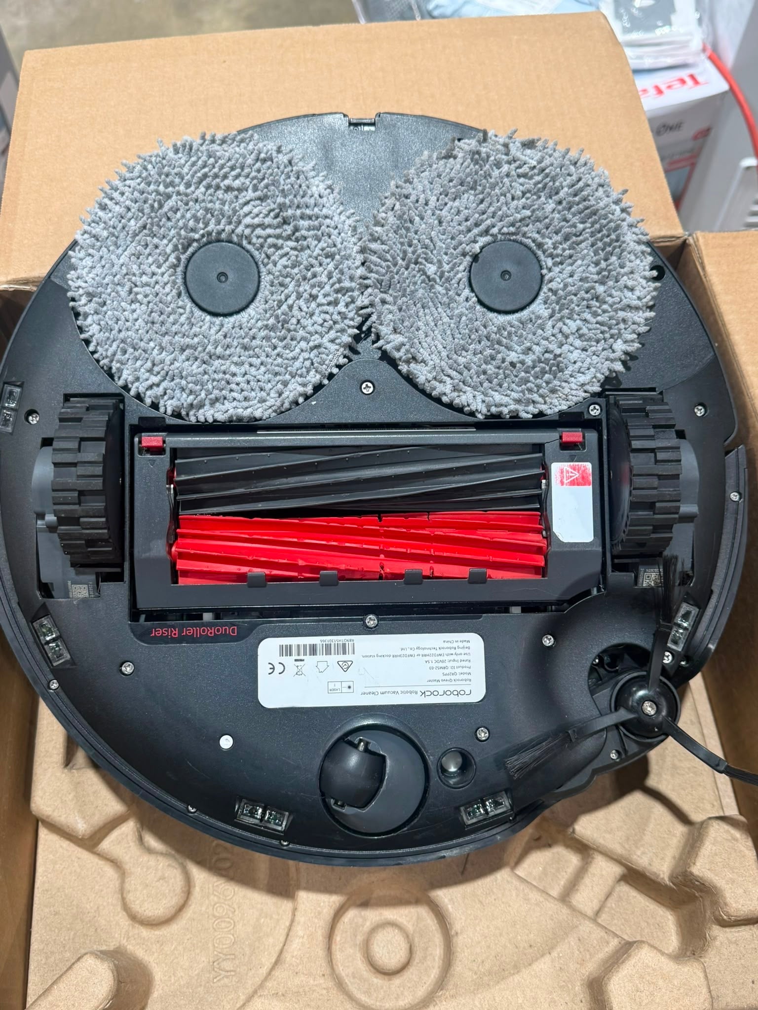 Roborock Qrevo Master Robot Vacuum & Mop with Multifunction Dock – Excellent Condition - 176 Hours Usage Roborock