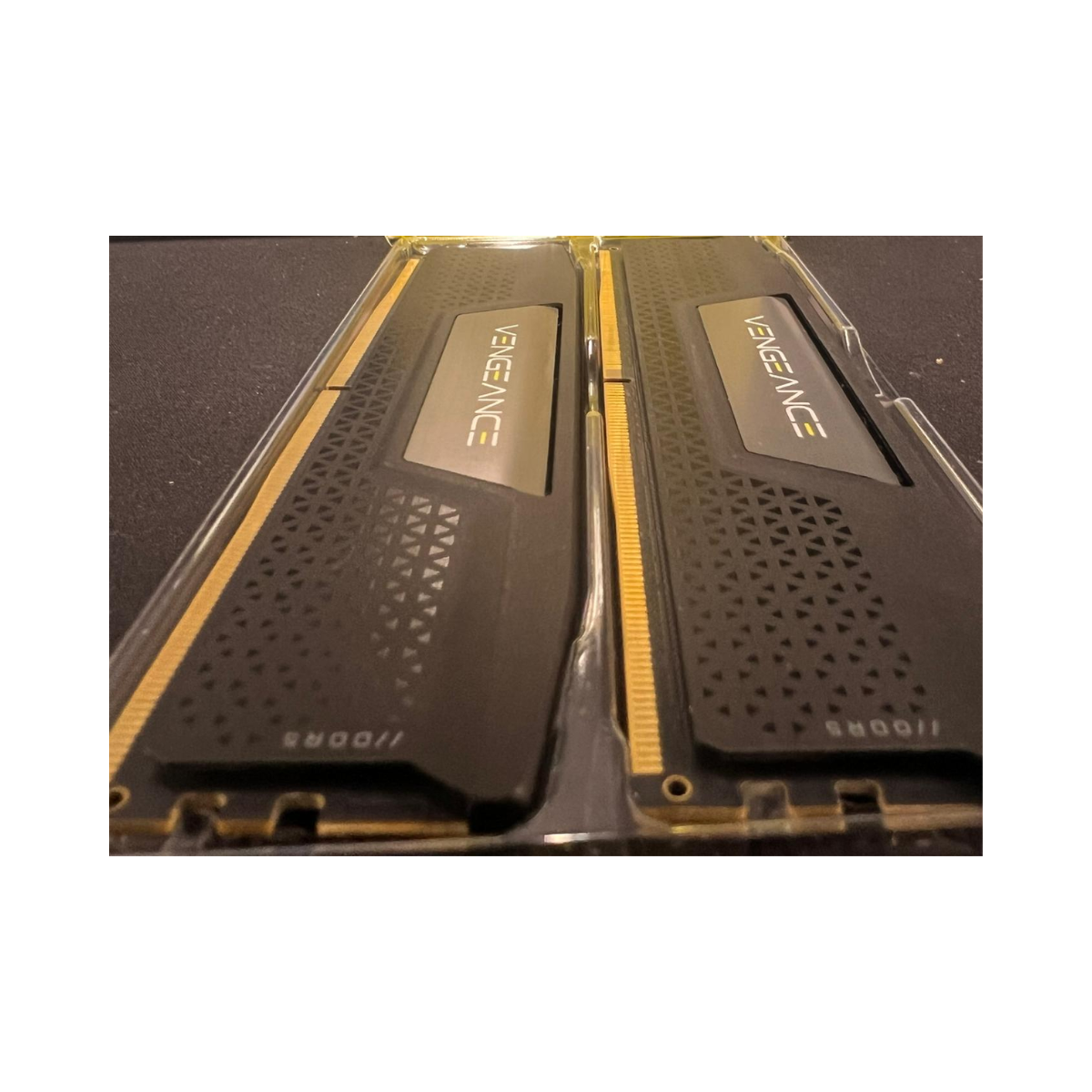 CORSAIR Vengeance DDR5 32GB (2x16GB) 6000MHz C36 RAM - As New Condition CORSAIR