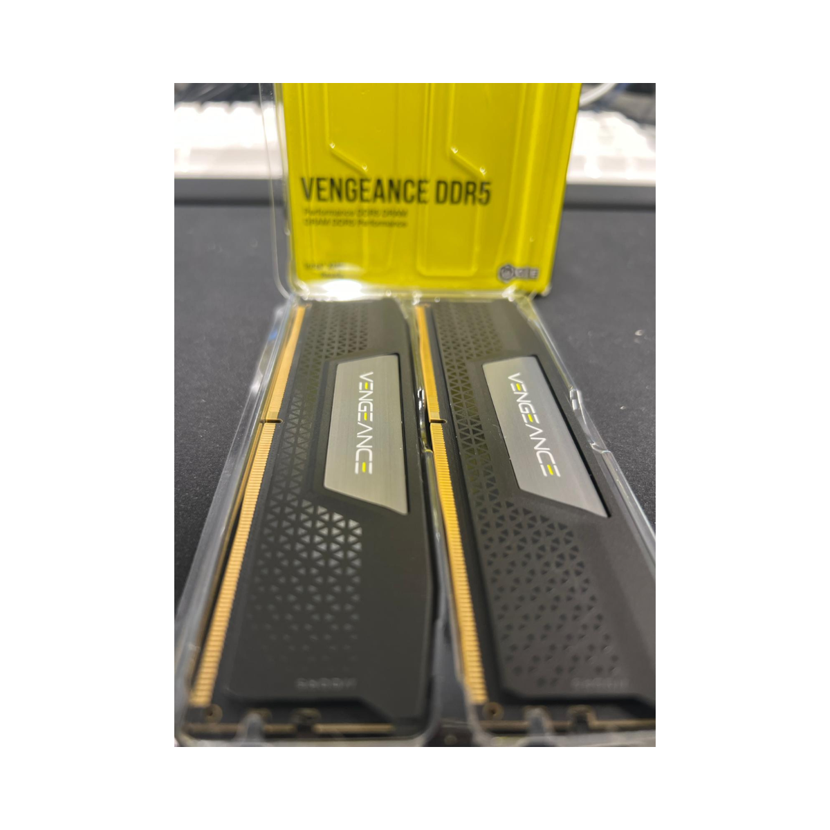 CORSAIR Vengeance DDR5 32GB (2x16GB) 5200MHz CL40 RAM - As New Condition CORSAIR