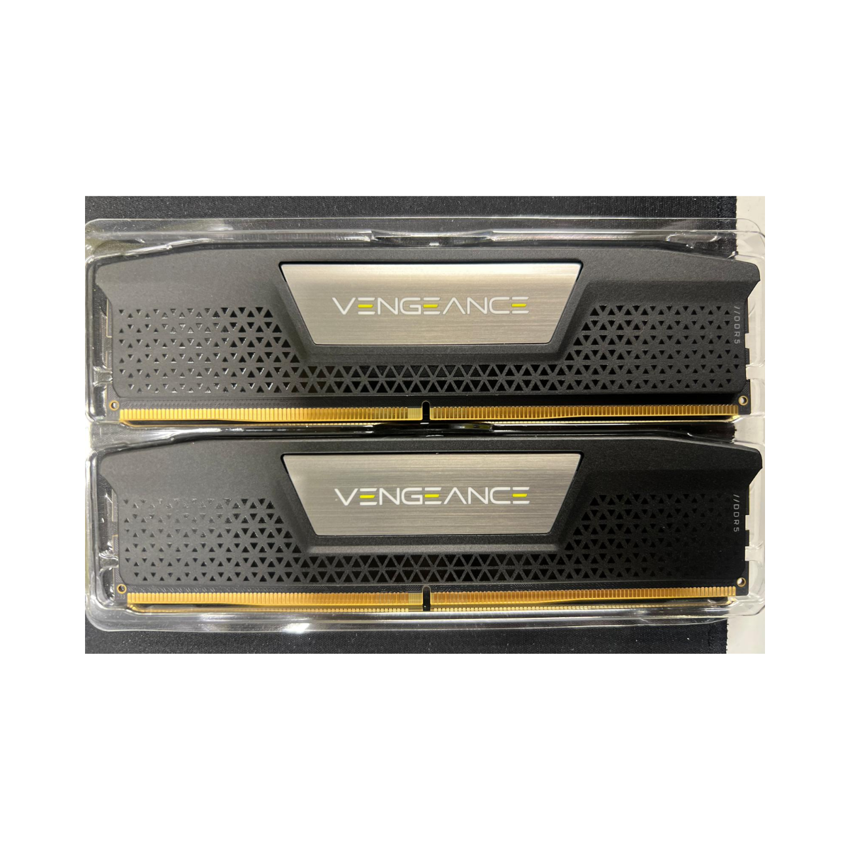 CORSAIR Vengeance DDR5 32GB (2x16GB) 5200MHz CL40 RAM - As New Condition CORSAIR