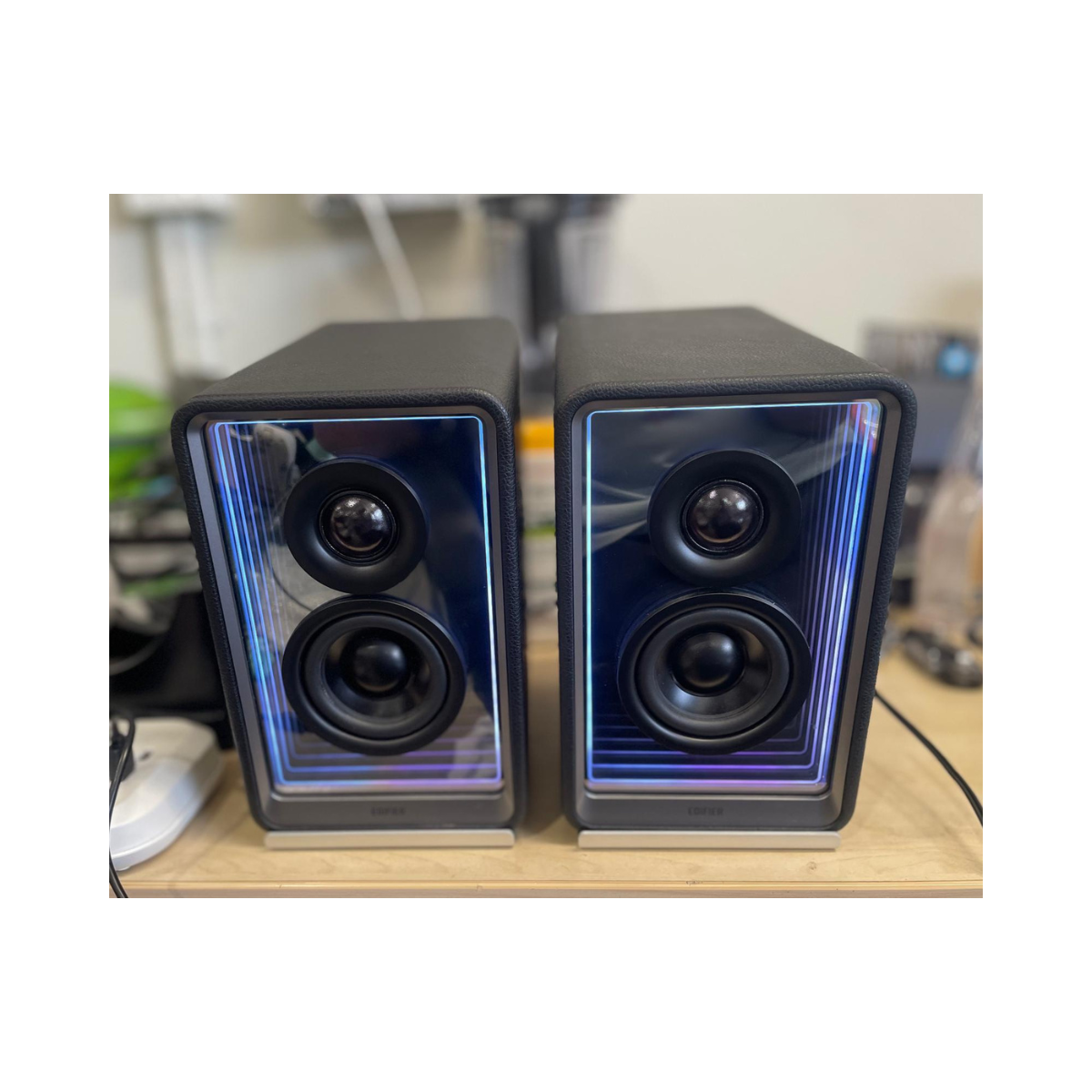 Edifier QR65 Active Monitor Speakers, 65W -  No Box - Excellent Condition EDIFIER
