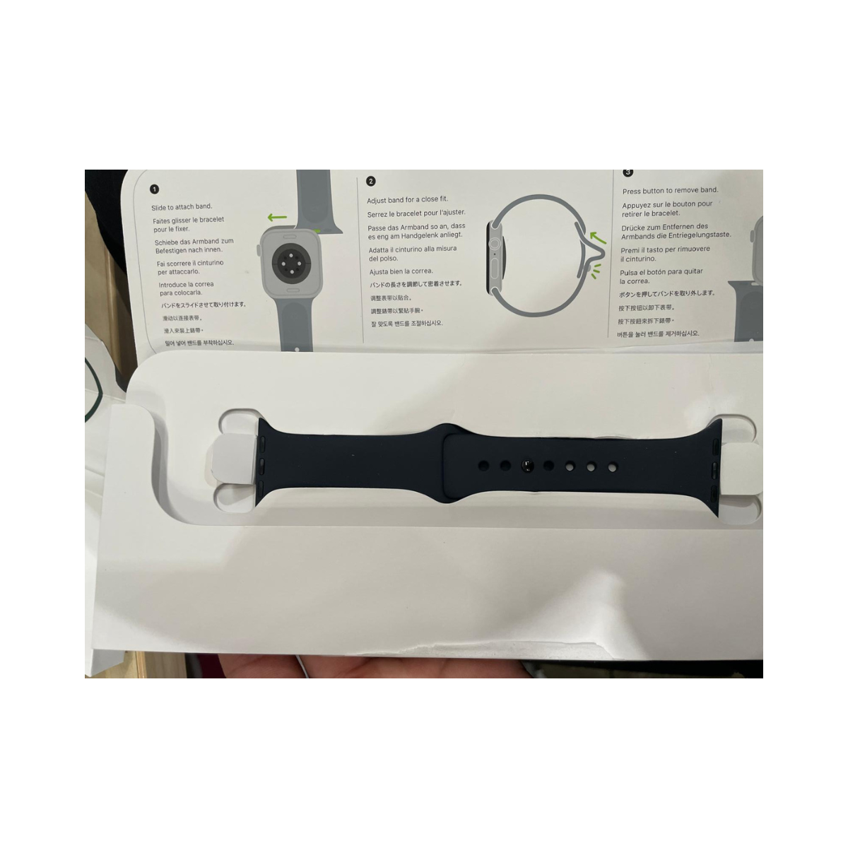 Apple Watch SE 3rd Gen GPS, 40mm -  Midnight Aluminium Case with Midnight Sport Band - As New Condition Apple