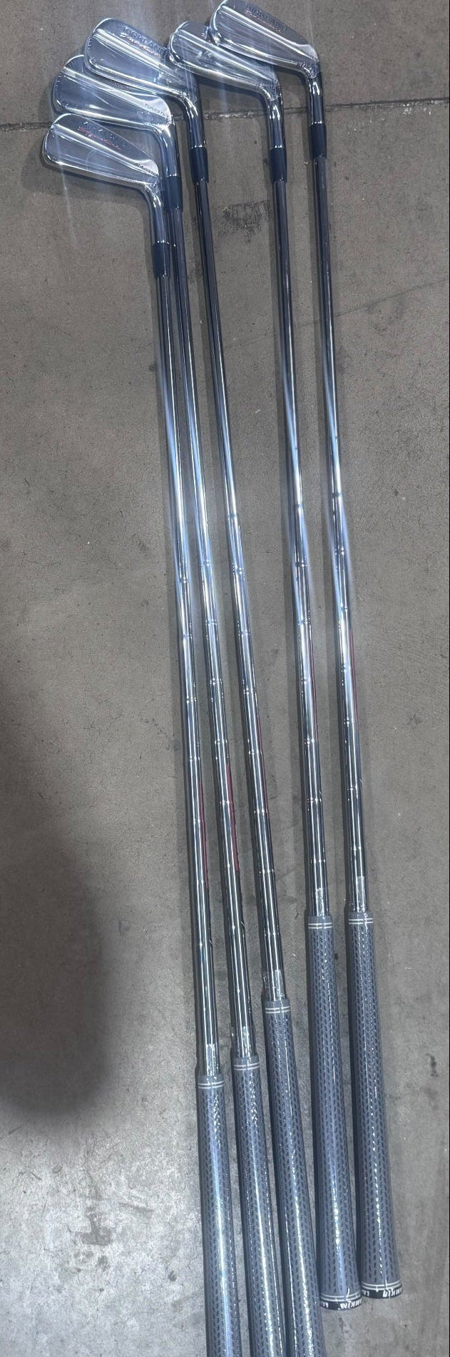 Kirkland Signature Players Distance 7-Piece Regular Flex Iron Set - As New - Refurbished Kirkland