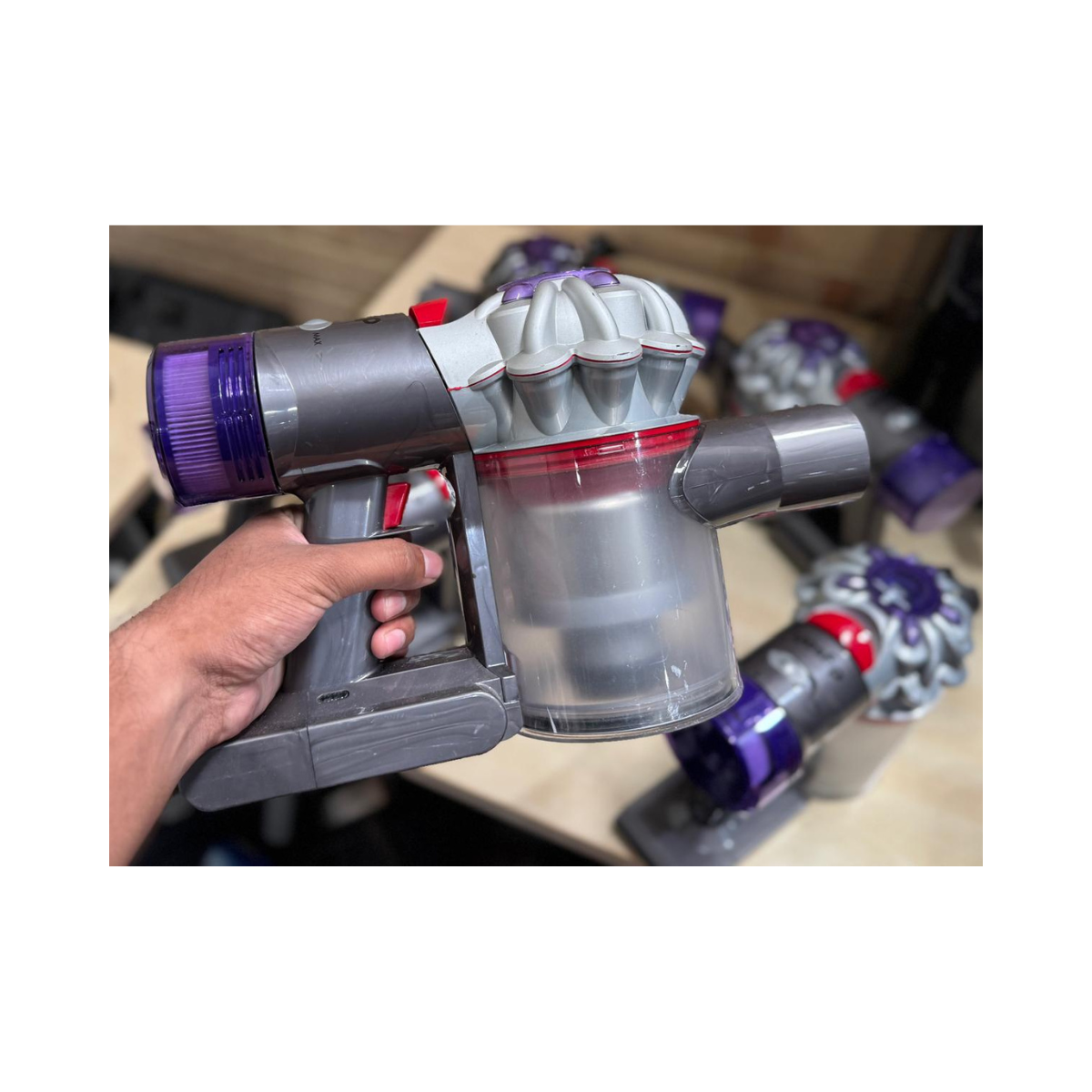Dyson V8 Main Unit Only – Excellent Used Condition DYSON