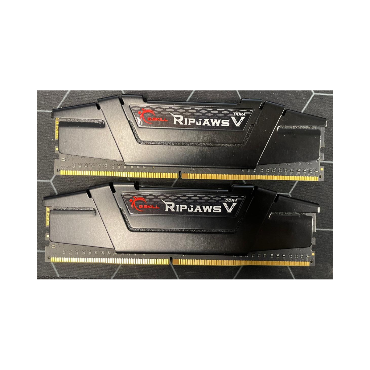 G.SKILL Ripjaws V 32GB (2x16GB) DDR4 3600MHz Desktop RAM Black – Excellent Condition G.SKILL