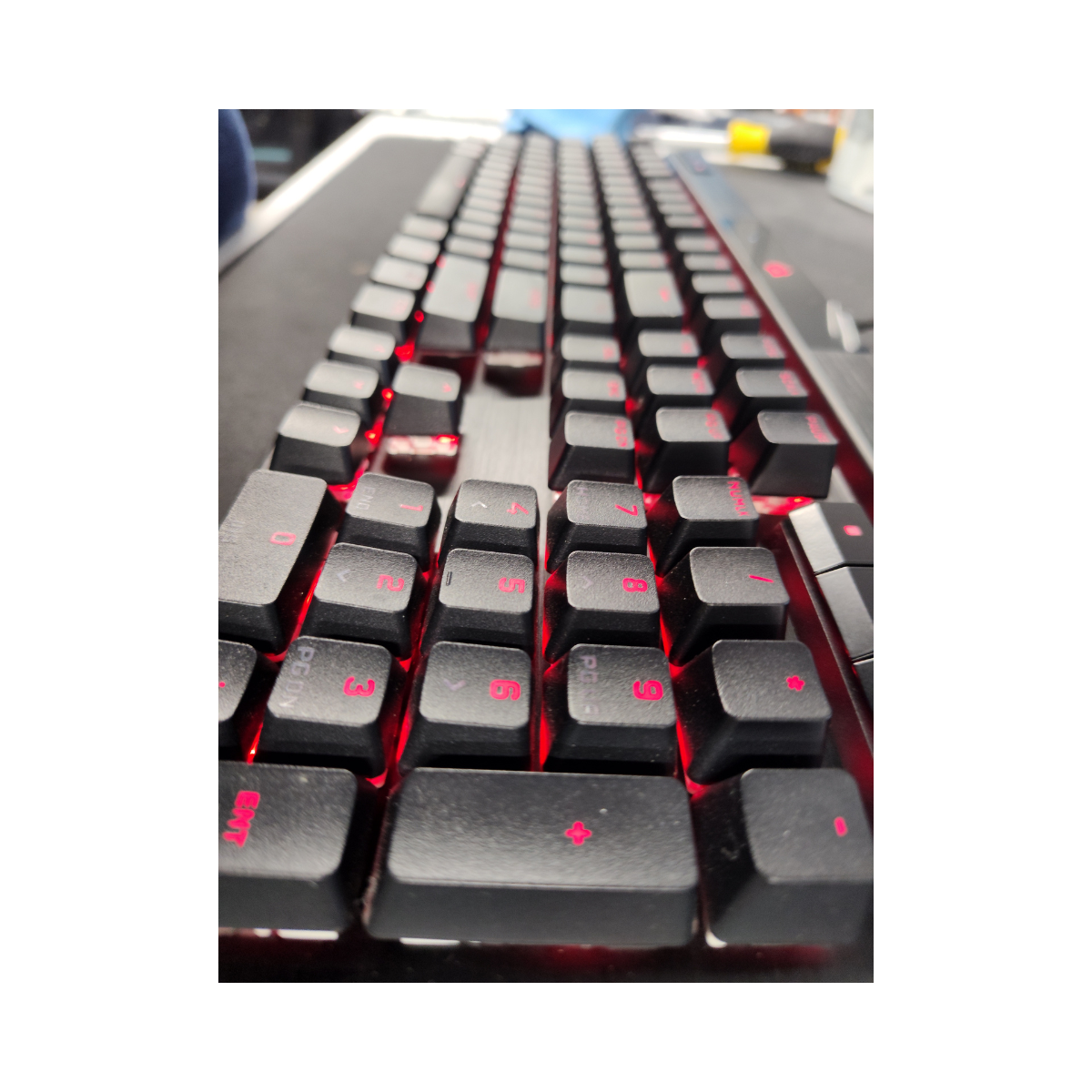 Corsair K70 PRO RGB Optical-Mechanical Gaming Keyboard Black - Excellent Condition CORSAIR