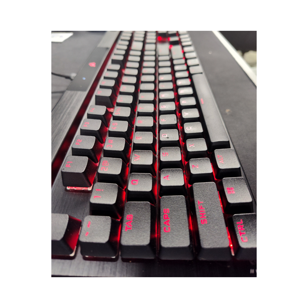 Corsair K70 PRO RGB Optical-Mechanical Gaming Keyboard Black - Excellent Condition CORSAIR