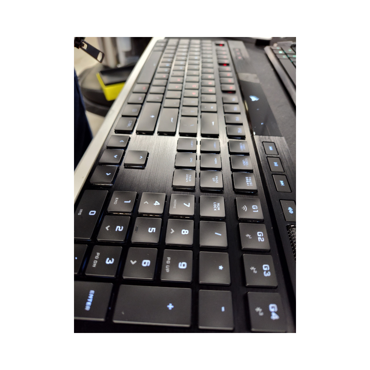 CORSAIR K100 RGB Optical-Mechanical Gaming Keyboard - Excellent Condition CORSAIR