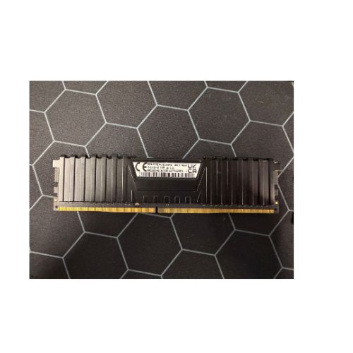 Corsair Vengeance LPX 32GB (2 x 16GB) DDR4 DRAM 3600MHz C18 (CMK32GX4M2D3600C18) - Fair Condition CORSAIR