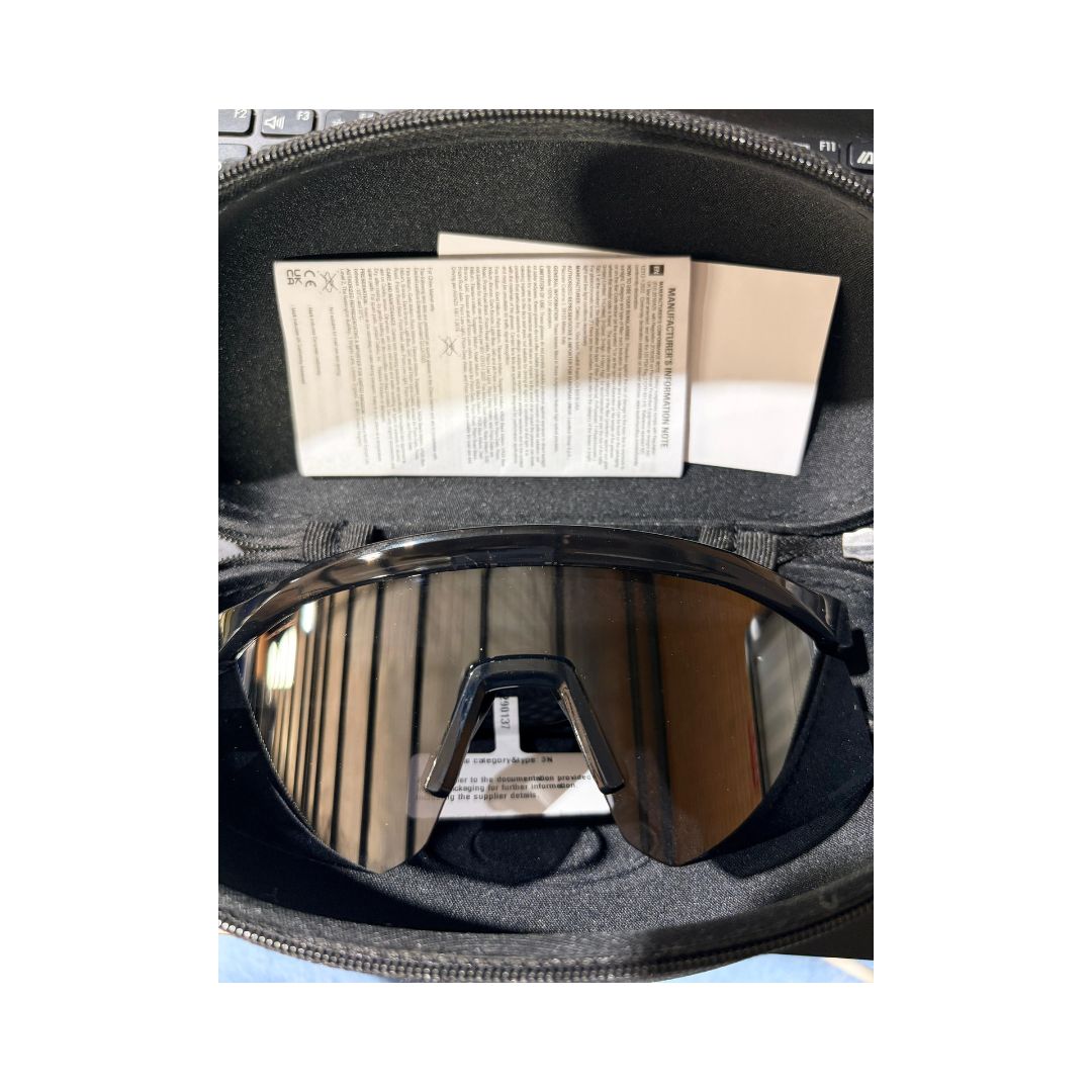 OAKLEY Hydra Non Polarised Sunglasses, 0OO9229, Black Ink & Prizm Black, 37mm - As New Condition OAKLEY