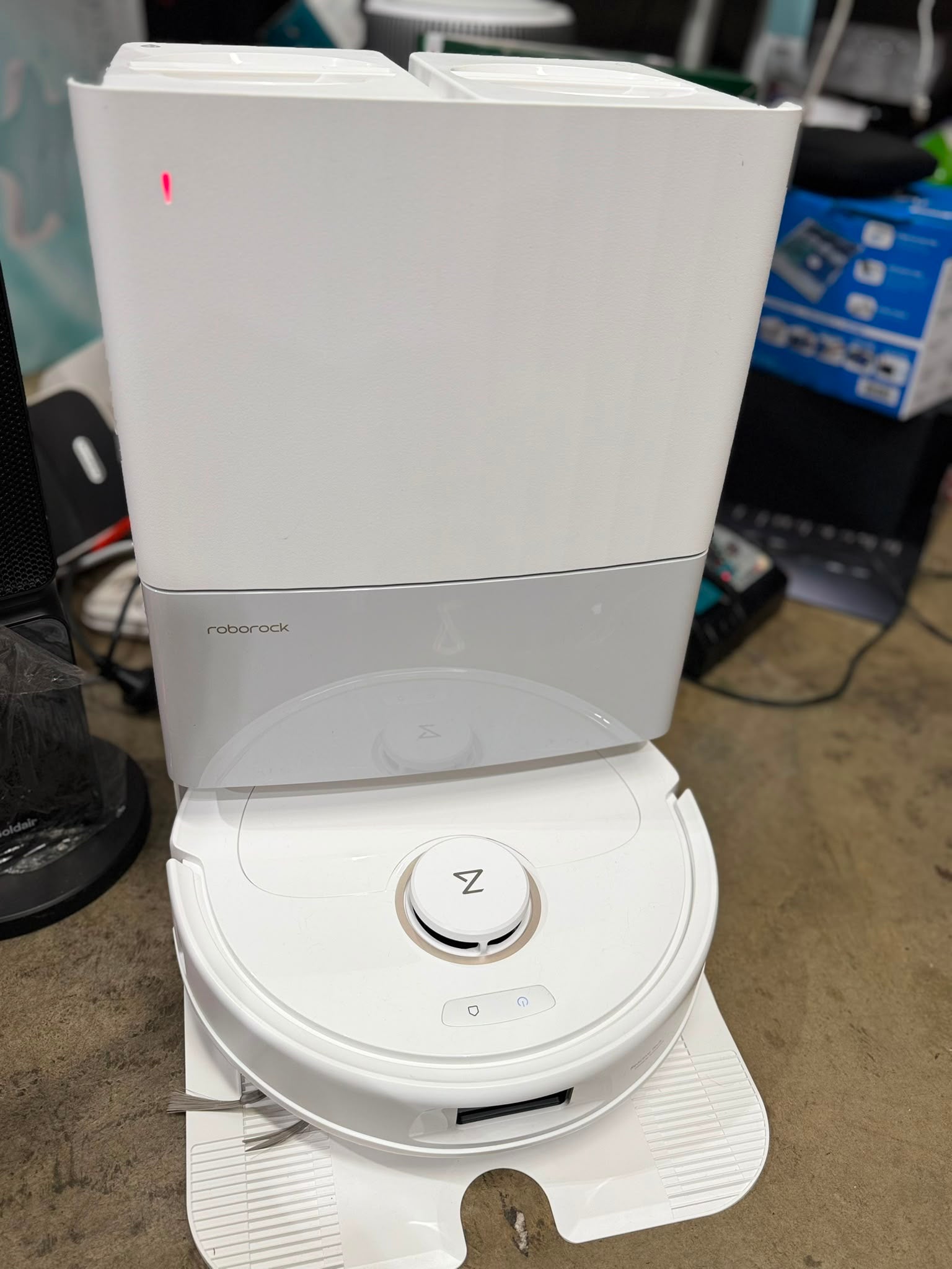 Roborock Qrevo C Robot Vacuum & Mop with Self-Empty Dock – Excellent Condition Roborock