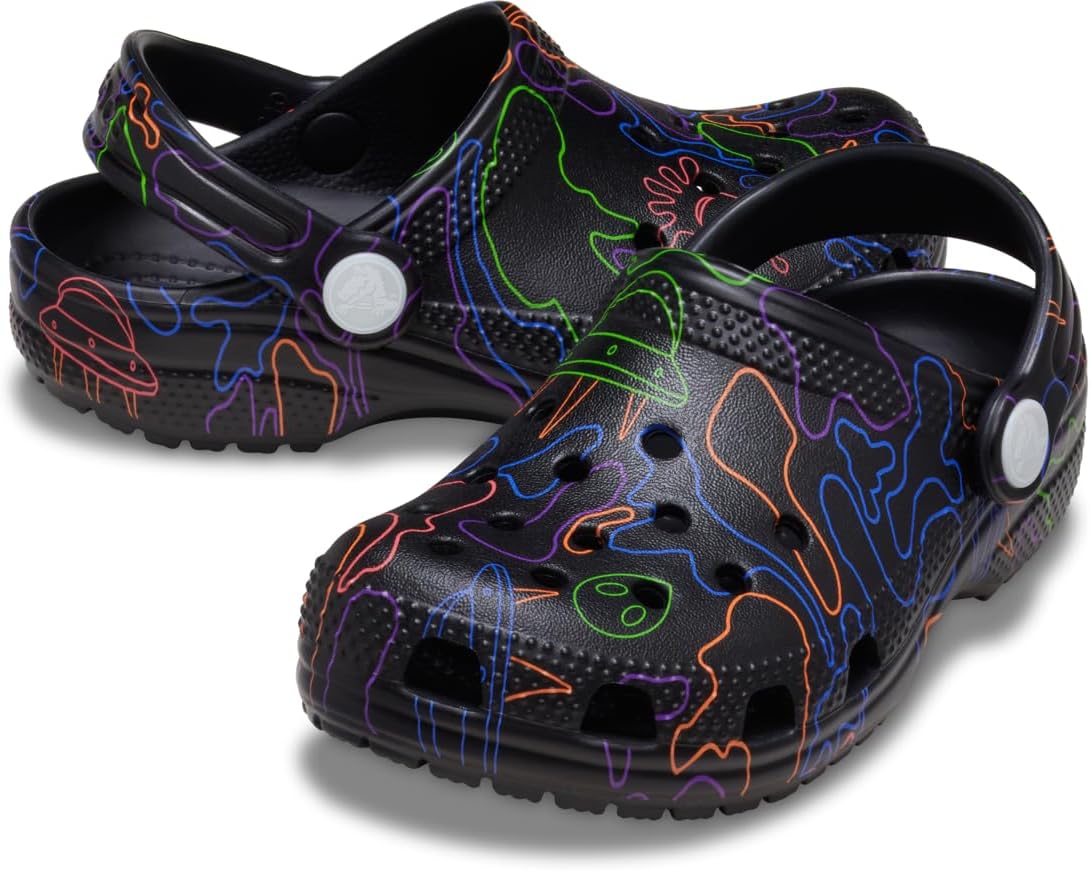 Crocs Kids Classic Print Clog, Hi Vis Camo - C5 / EU 22 CROCS