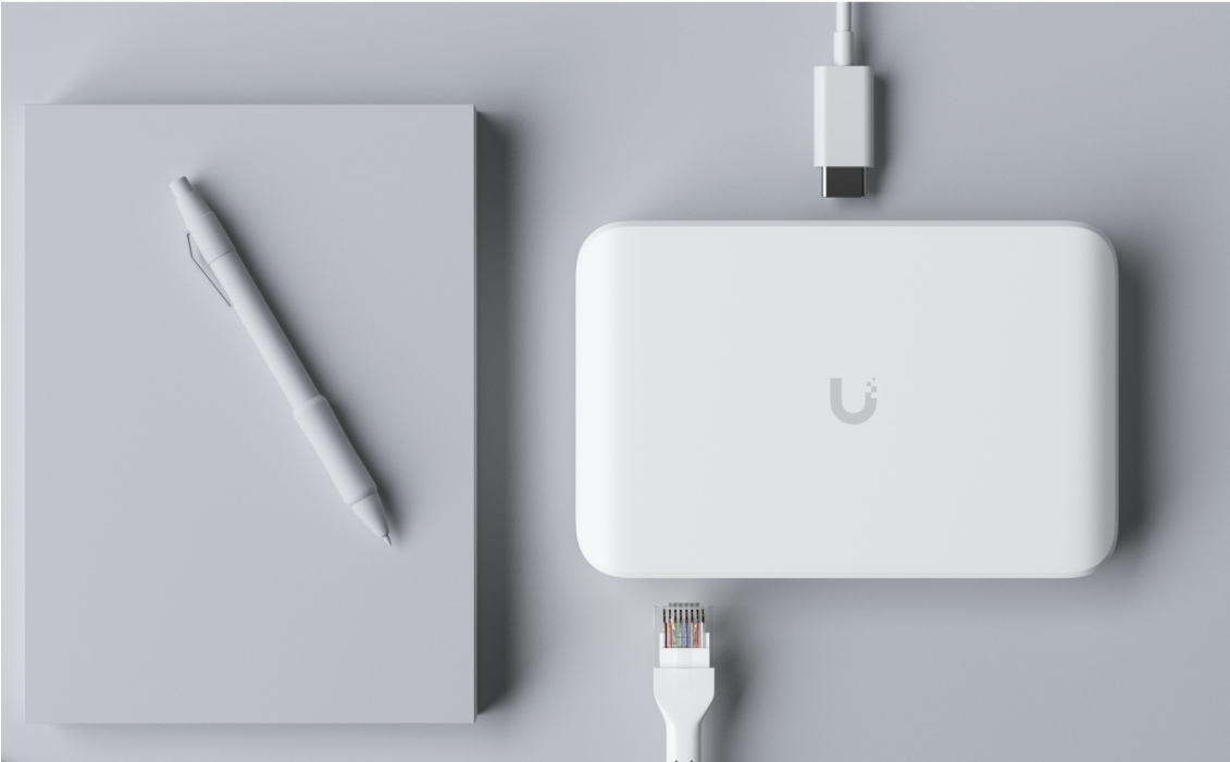 Ubiquiti UniFi Switch Flex Mini 5-Port Gigabit Switch size comparison