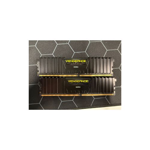 Corsair Vengeance LPX 32GB (2x16GB) DDR4 3200MHz C16 Desktop Gaming Memory Black (CMK32GX4M2E3200C16) - Excellent Condition CORSAIR