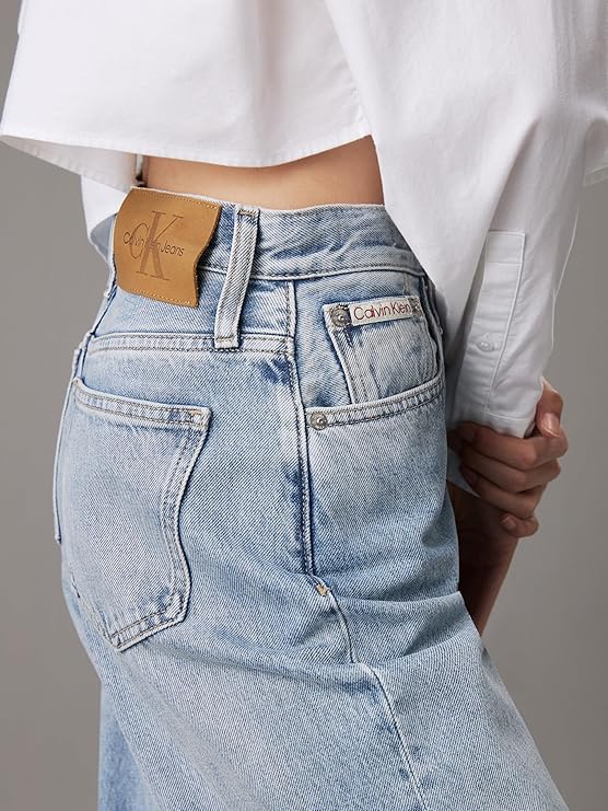 Calvin Klein Jeans Women's High Rise Loose Jeans, Denim Light, 30W x 30L Calvin Klein