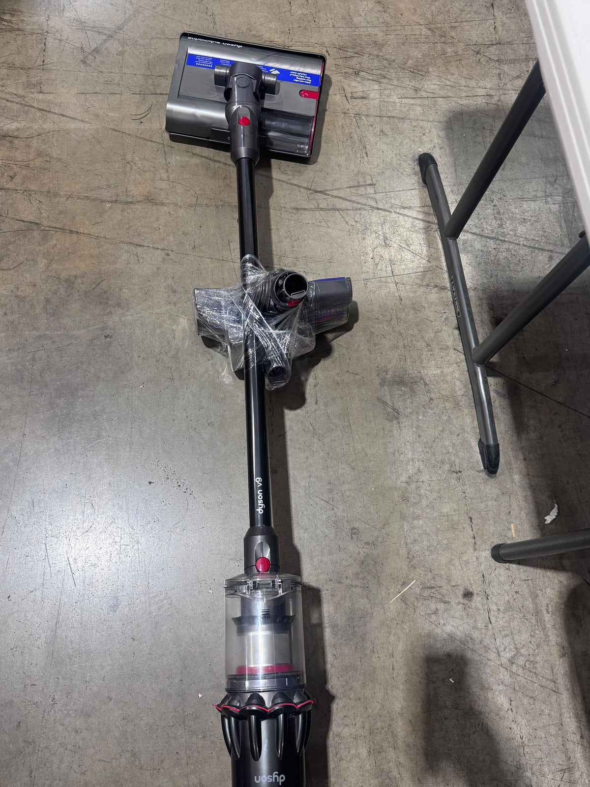 Dyson V9 Submarine P28 Wet & Dry Cordless Vacuum - Excellent - Refurbished DYSON