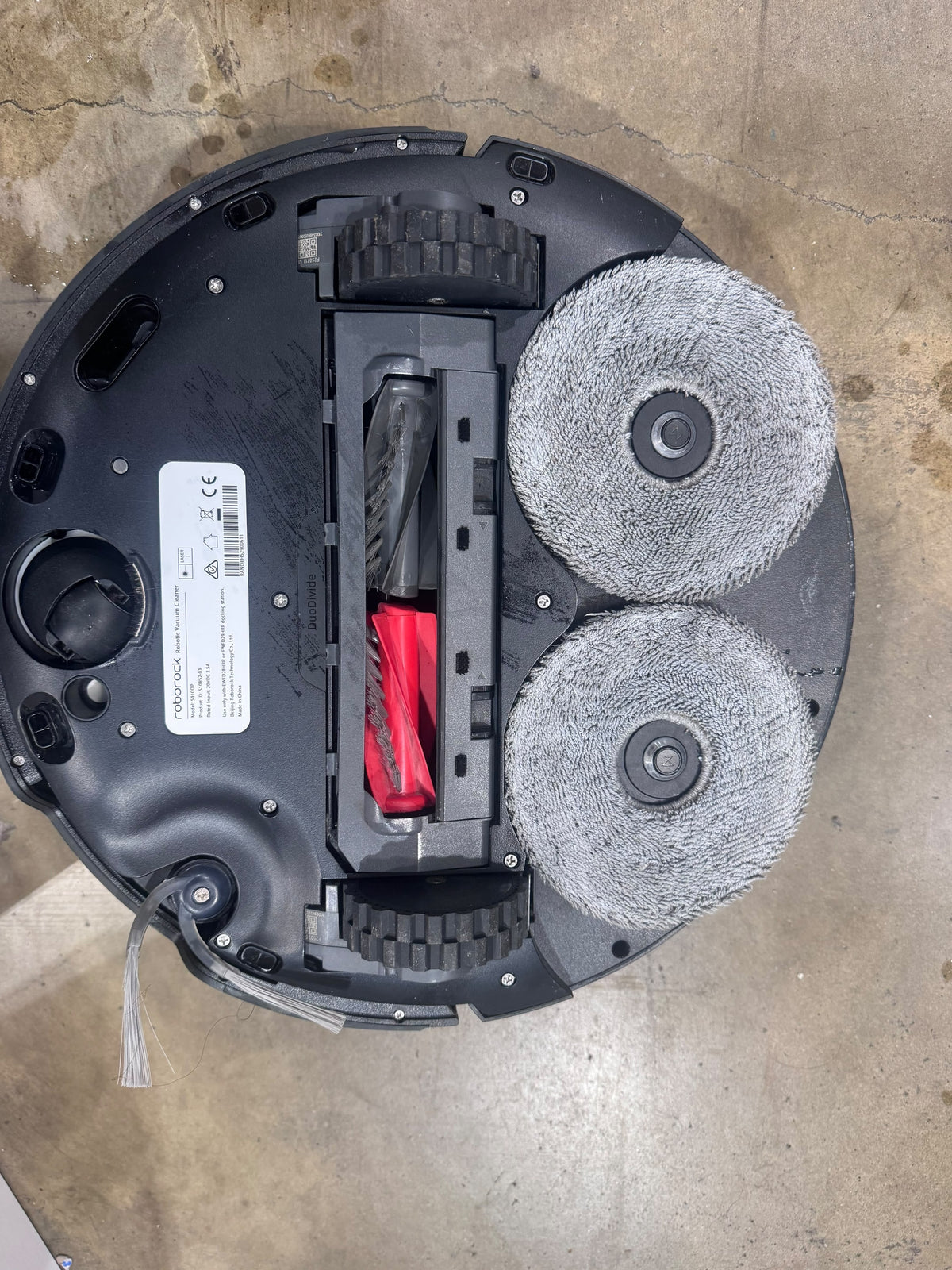 Roborock Saros 10R Robotic Vacuum and Mop - Black - Good - Refurbished Roborock