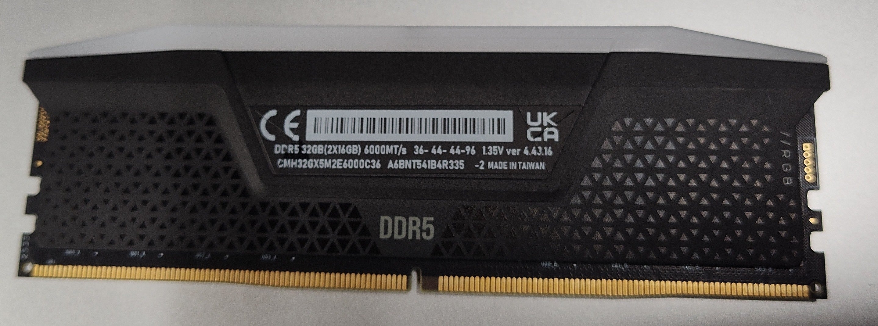 CORSAIR Vengeance RGB DDR5 16GB 6000MHz CL36 Intel XMP RGB RAM Black CMH32GX5M2E6000C36 – Excellent Condition (Only 1 stick available) CORSAIR
