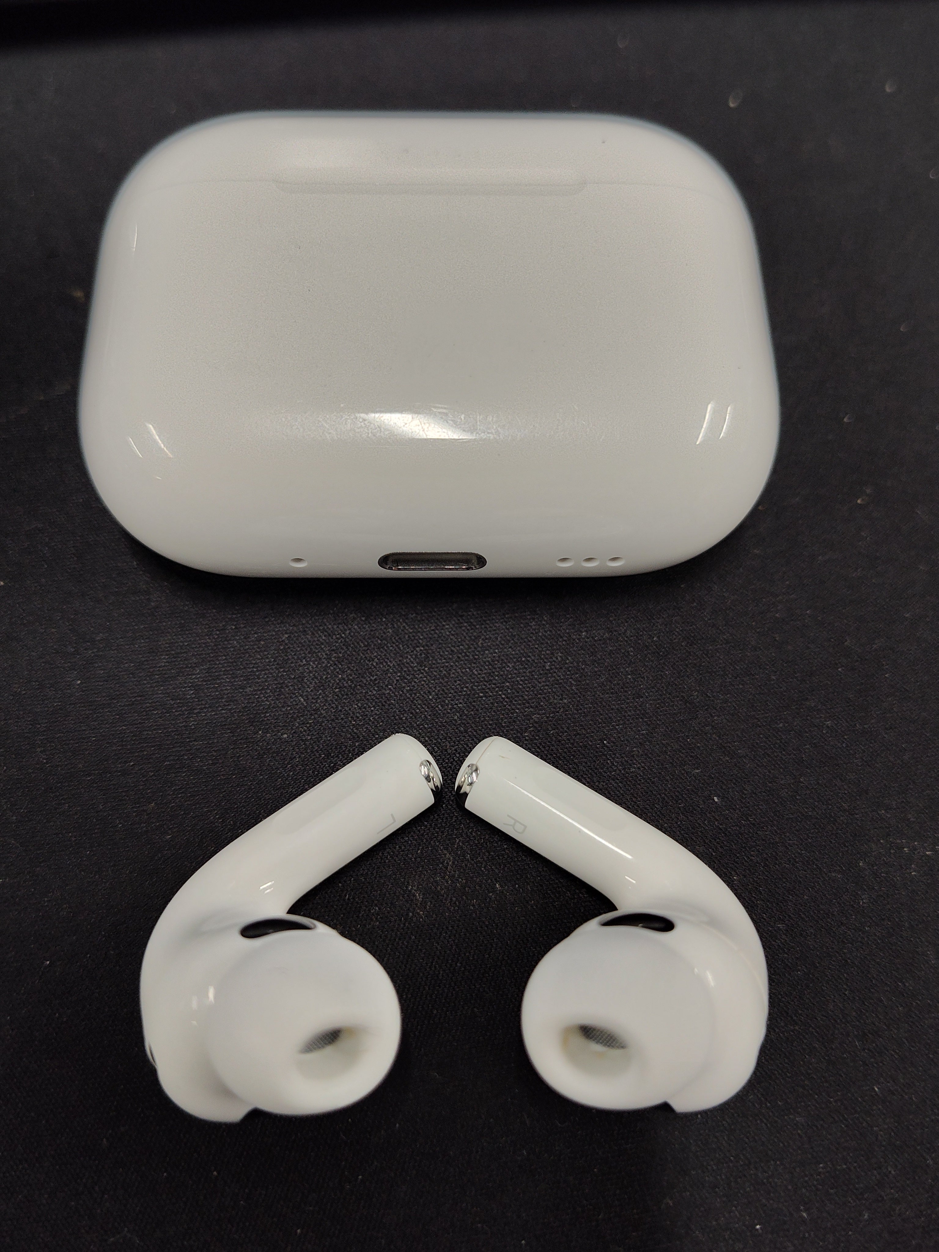 AirPods Pro 3 Wireless Earbuds ANC Spatial Audio USB-C – Excellent Condition Apple