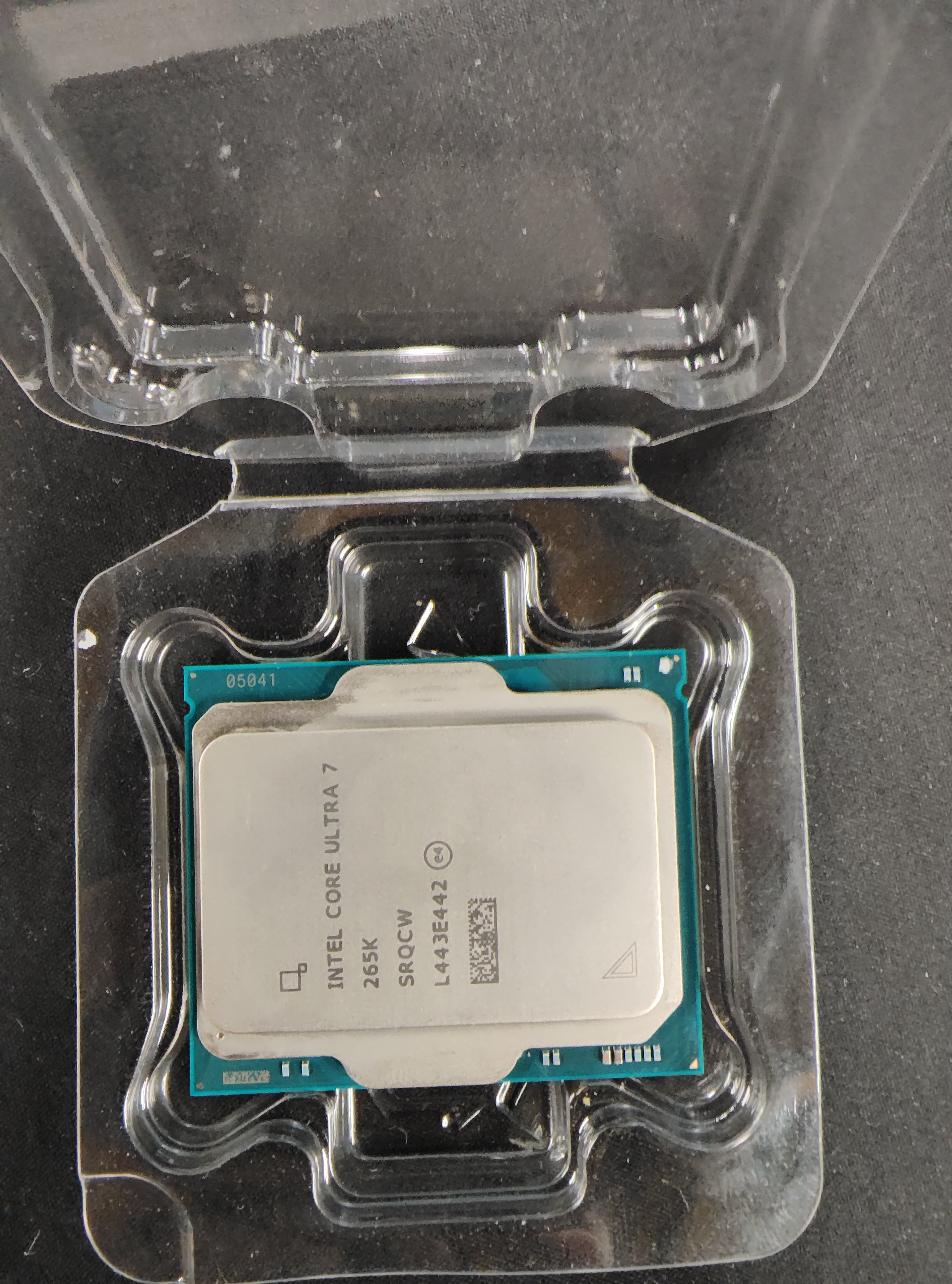 Intel Core Ultra 7 265K 20-Core 5.5GHz LGA1851 Processor BX80768265K – Untested INTEL