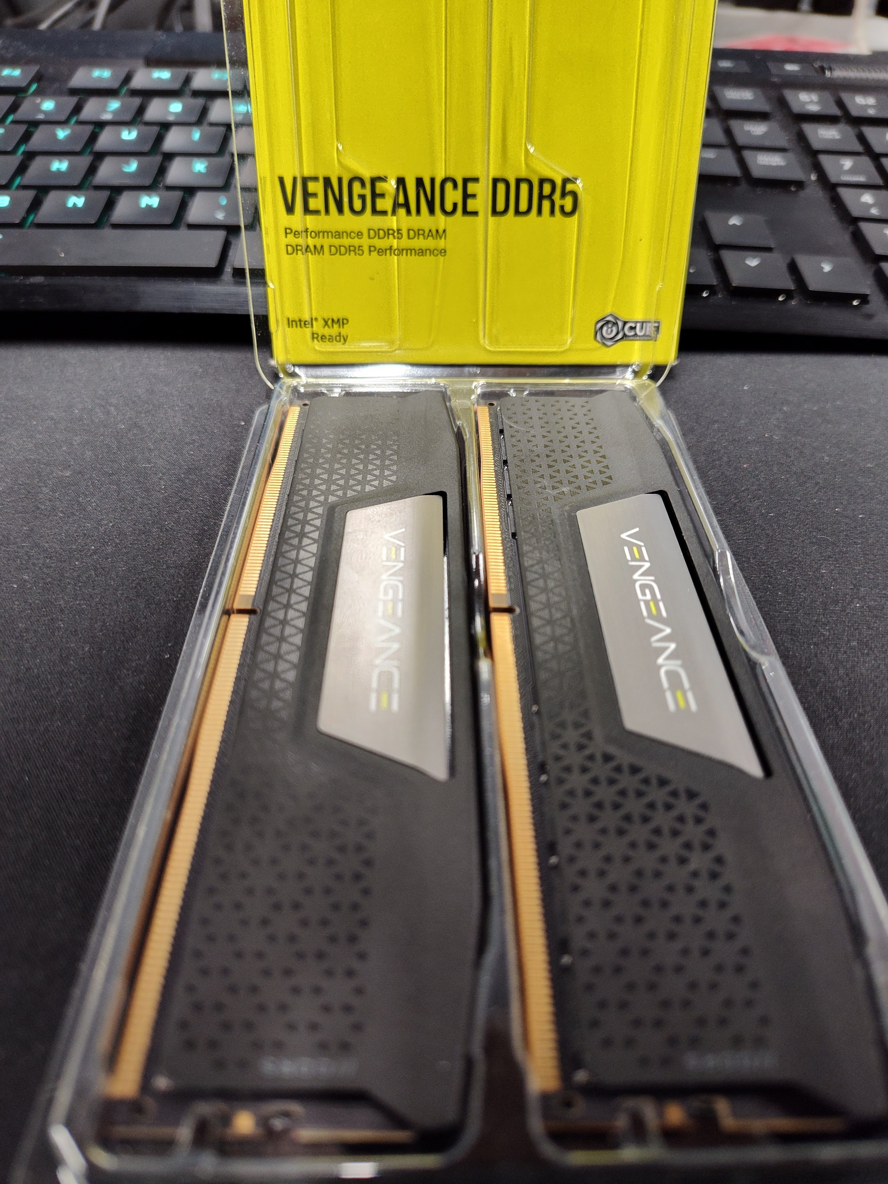CORSAIR Vengeance 128GB (2x64GB) DDR5 6000MHz CL40 RAM Intel XMP 3.0 Black - As New CORSAIR