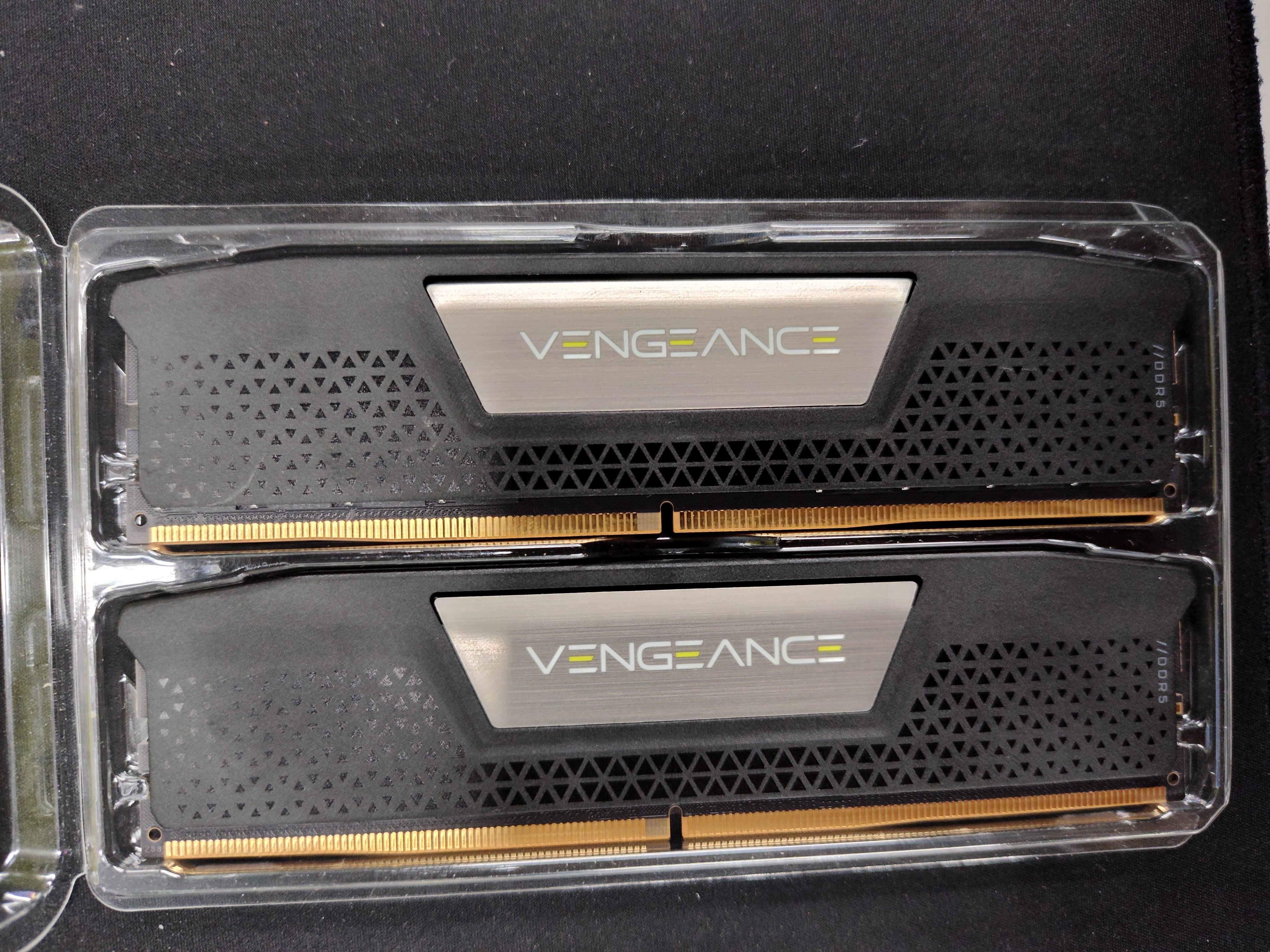 CORSAIR Vengeance 128GB (2x64GB) DDR5 6000MHz CL40 RAM Intel XMP 3.0 Black - As New CORSAIR