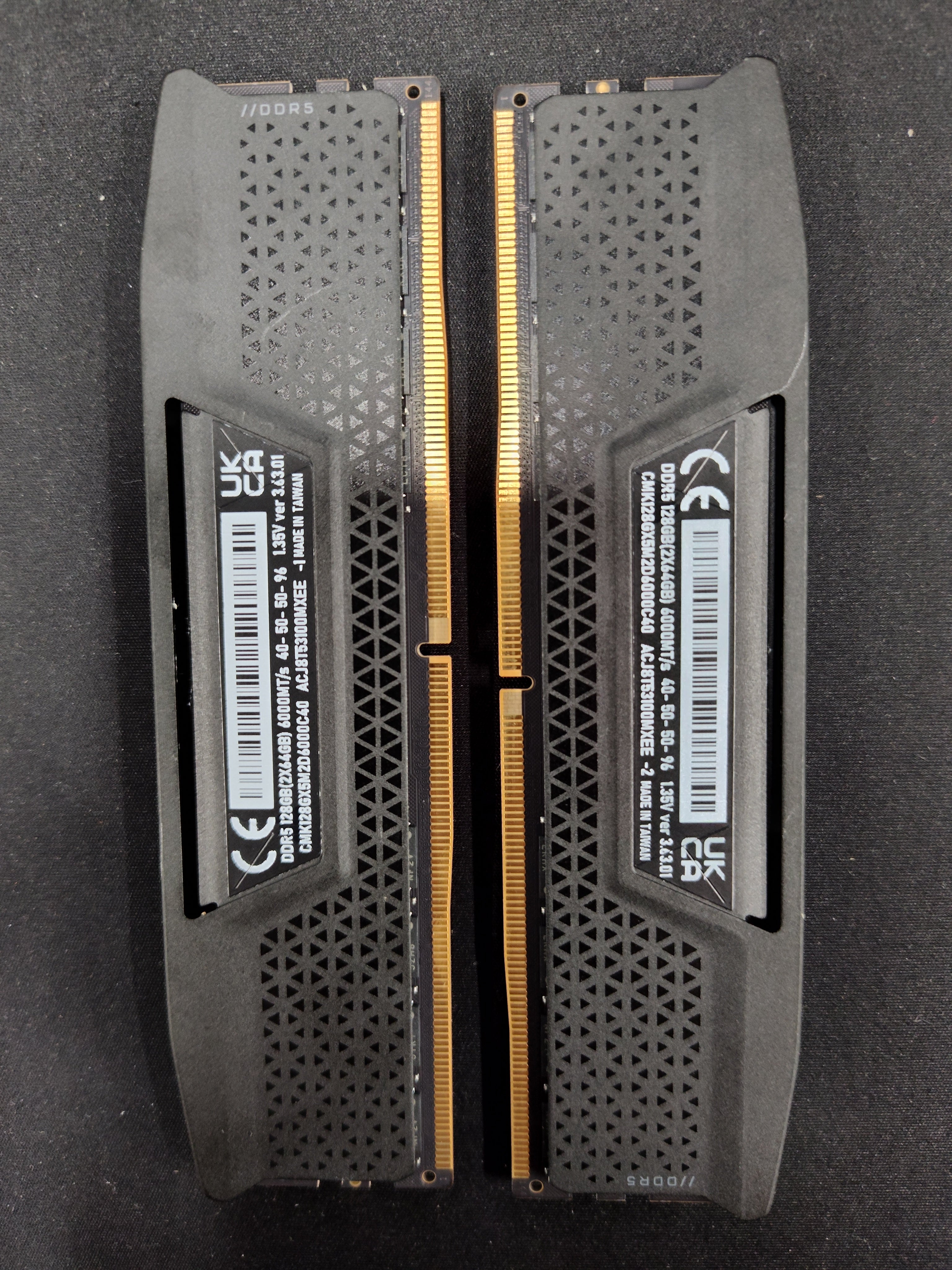 CORSAIR Vengeance 128GB (2x64GB) DDR5 6000MHz CL40 RAM Intel XMP 3.0 Black - As New CORSAIR