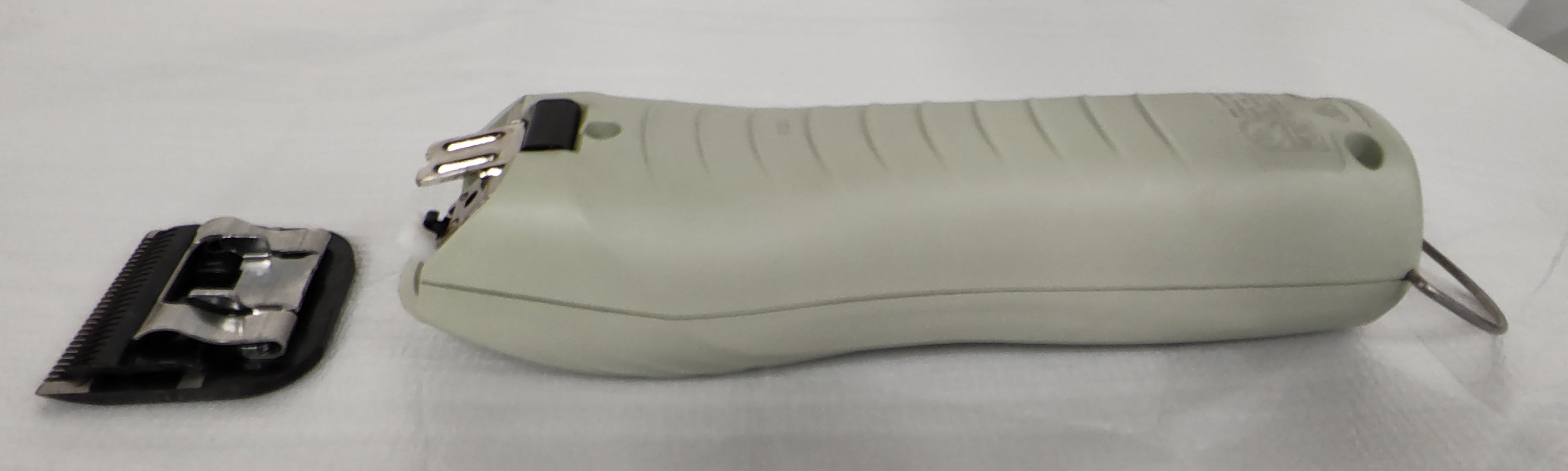 Wahl Professional KMC+ Animal Clipper 2-Speed Brushless Motor Sage - Excellent Condition WAHL