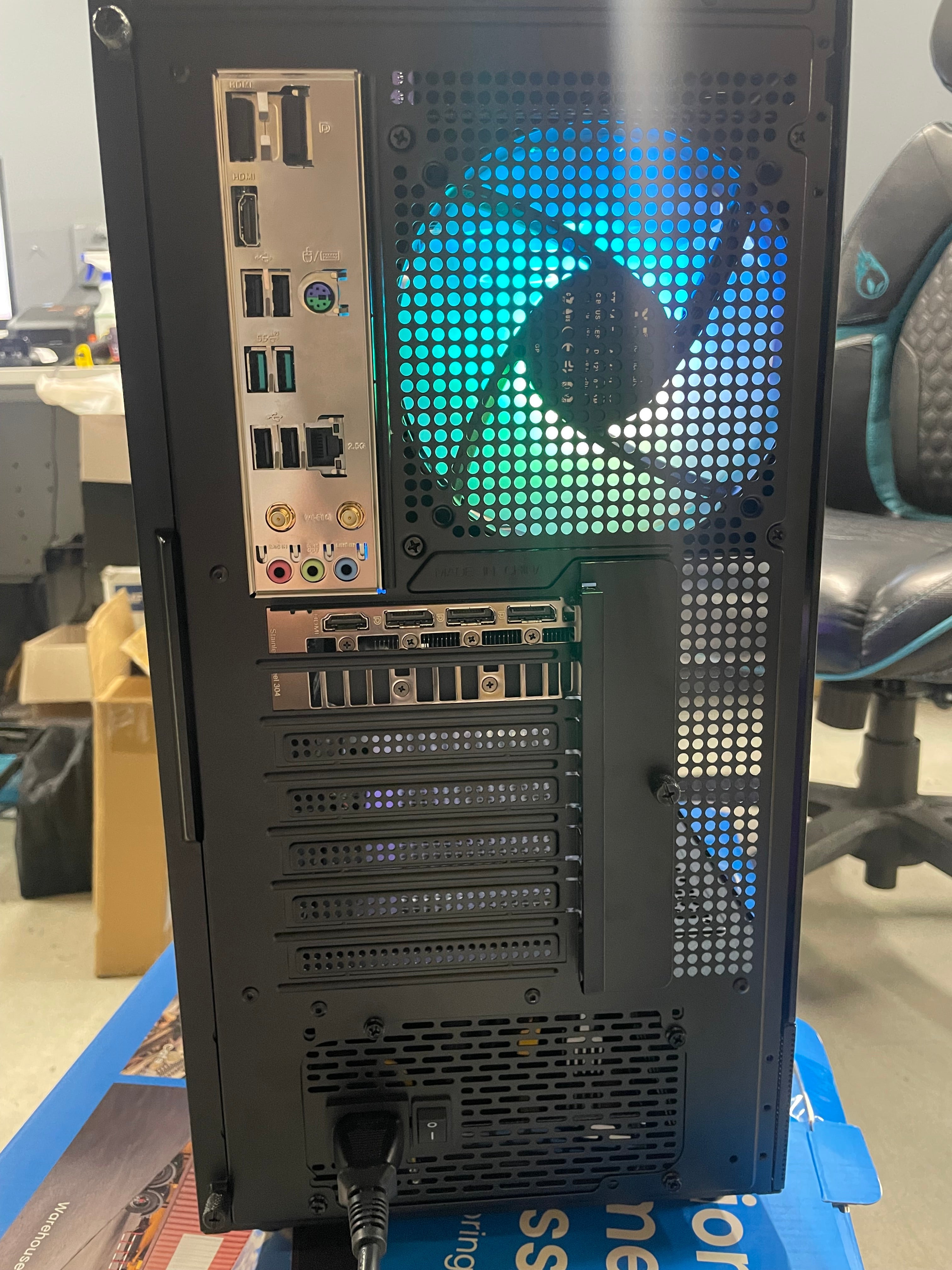Thermaltake Horizon Gaming PC i5-14400F RTX 4060 32GB RGB RAM 1TB SSD WiFi – As New THERMALTAKE
