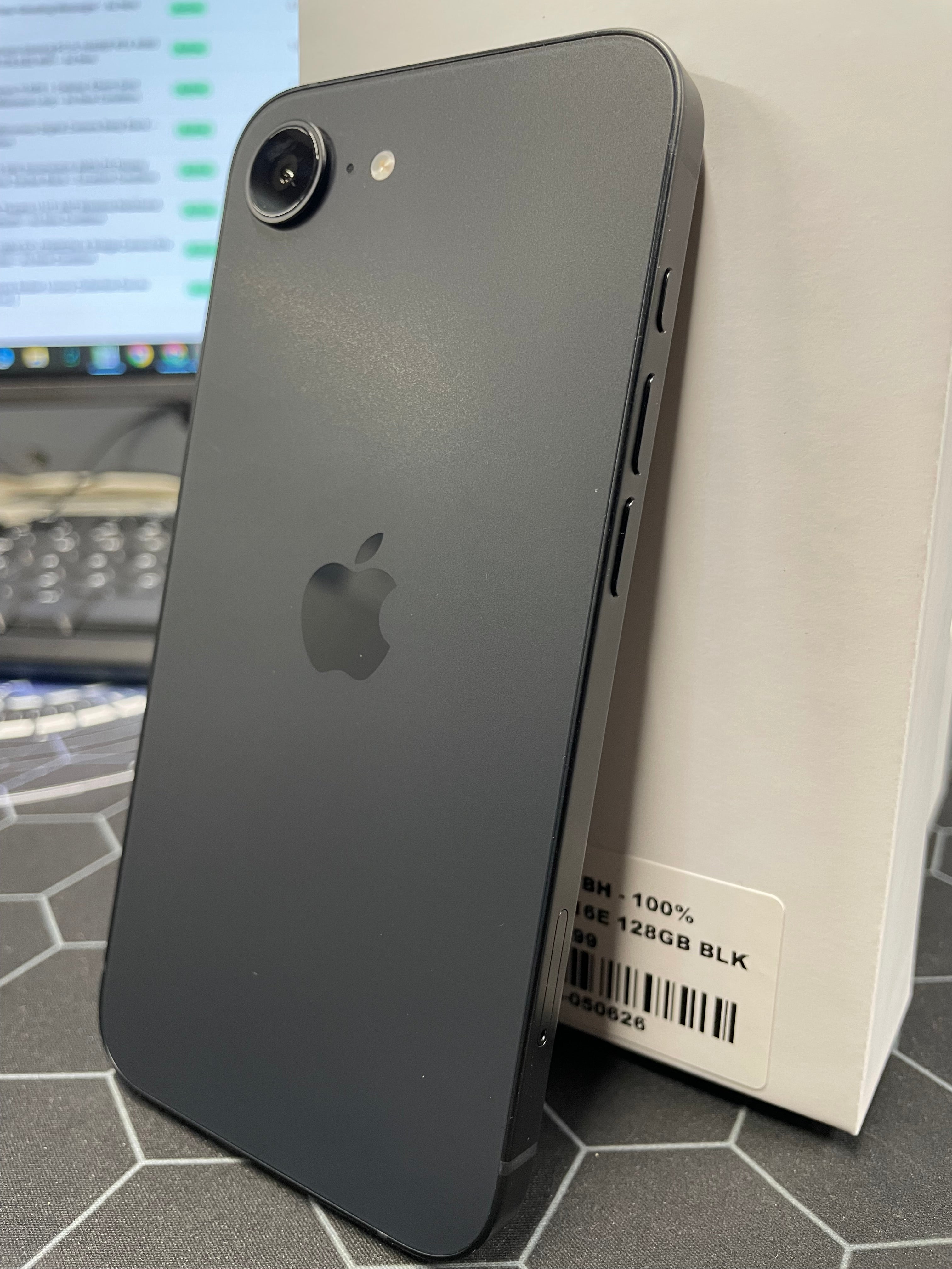 Apple iPhone 16e 128GB Black – As New Apple