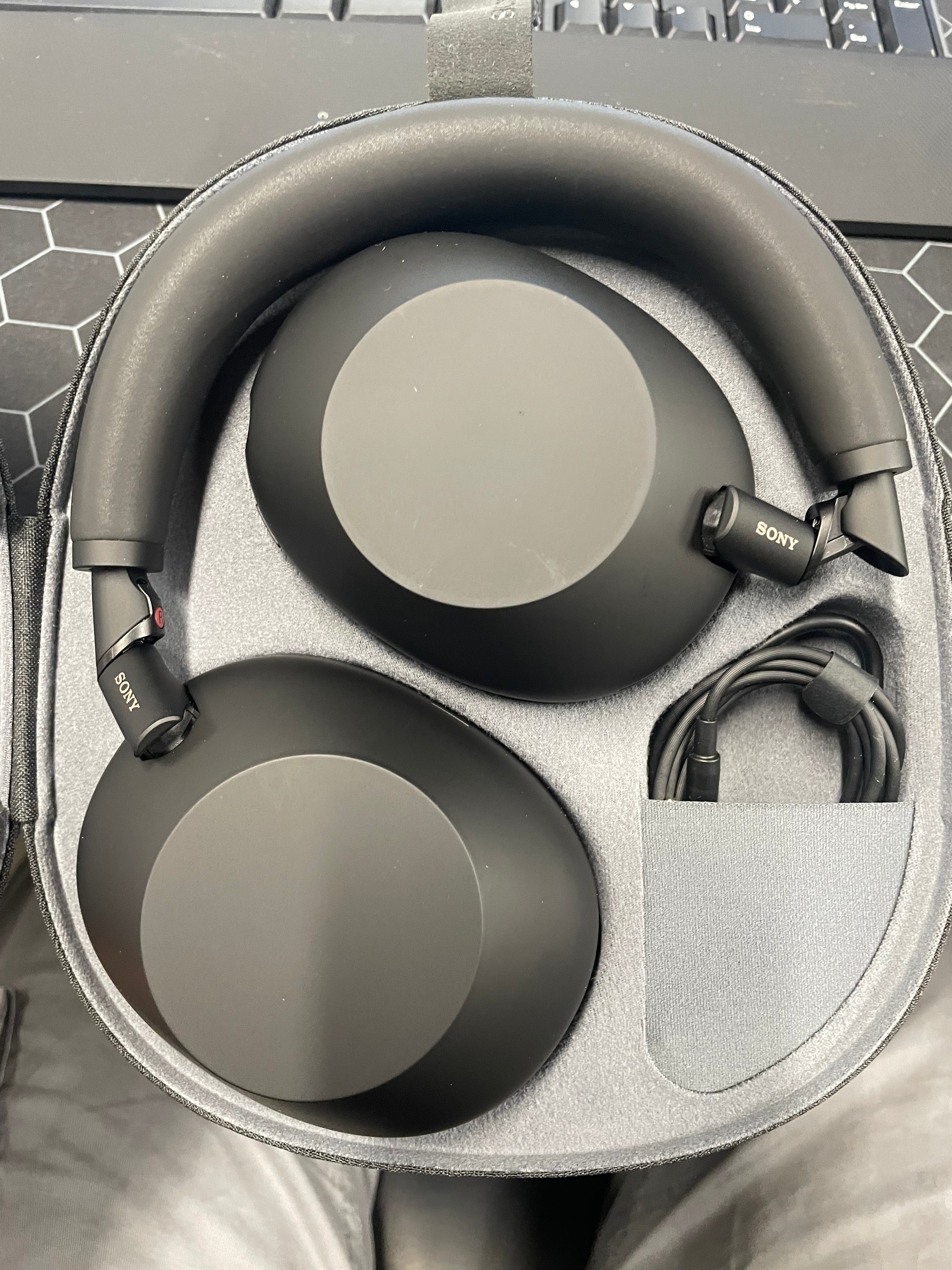Sony WH-1000XM6 Wireless Noise Cancelling Headphones Black – As New SONY