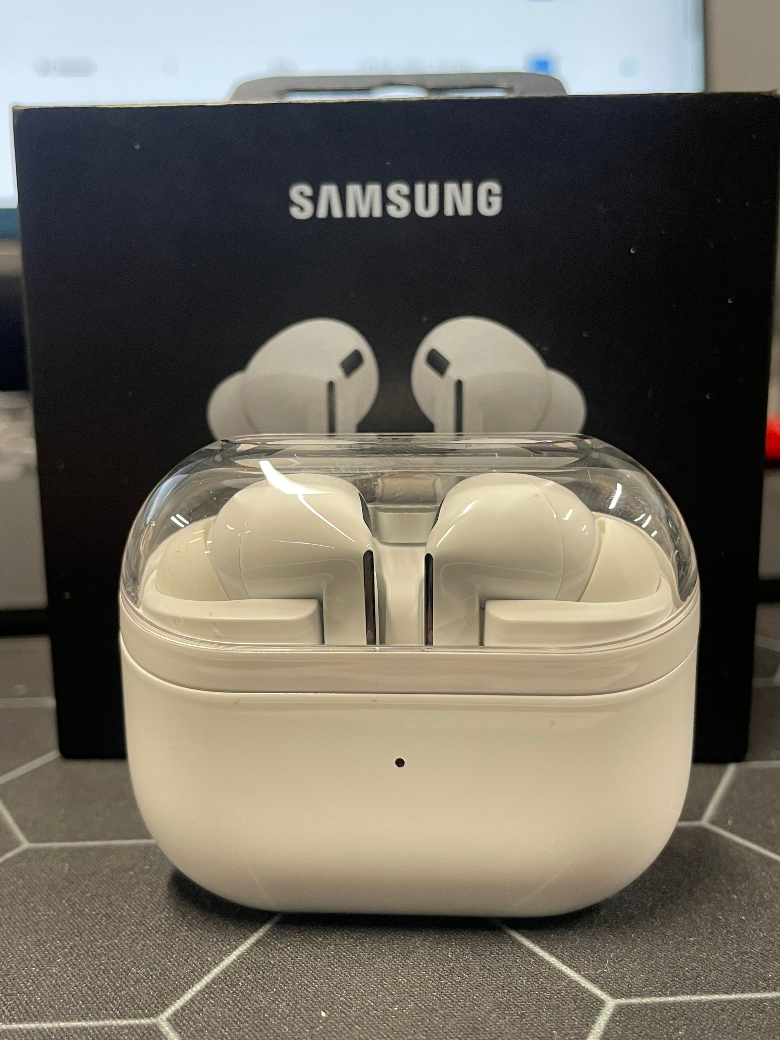 Samsung Galaxy Buds3 Pro Wireless Noise Cancelling Earbuds - White - As New Samsung