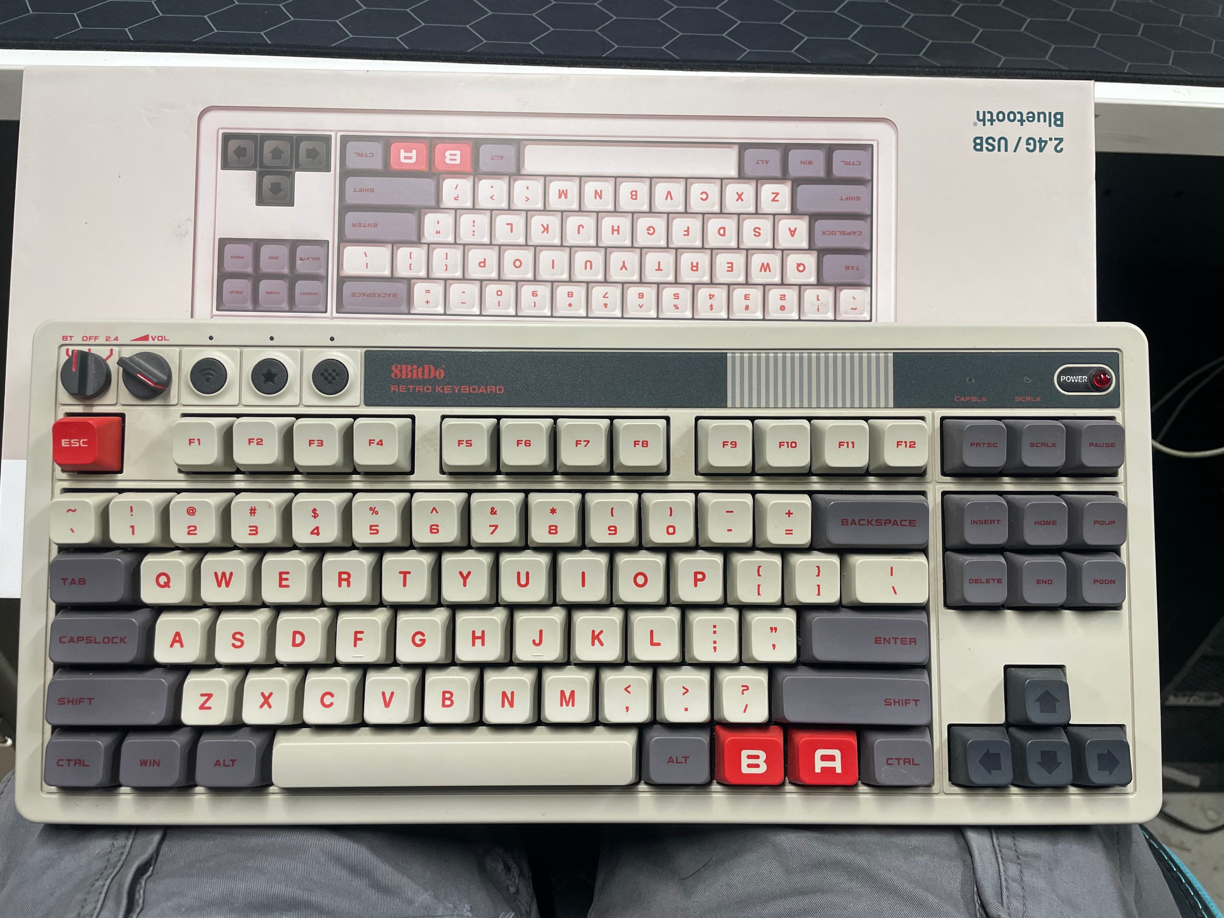 8BitDo Retro Mechanical Keyboard Bluetooth 2.4G USB-C Hot Swappable – Excellent Condition 8BITDO