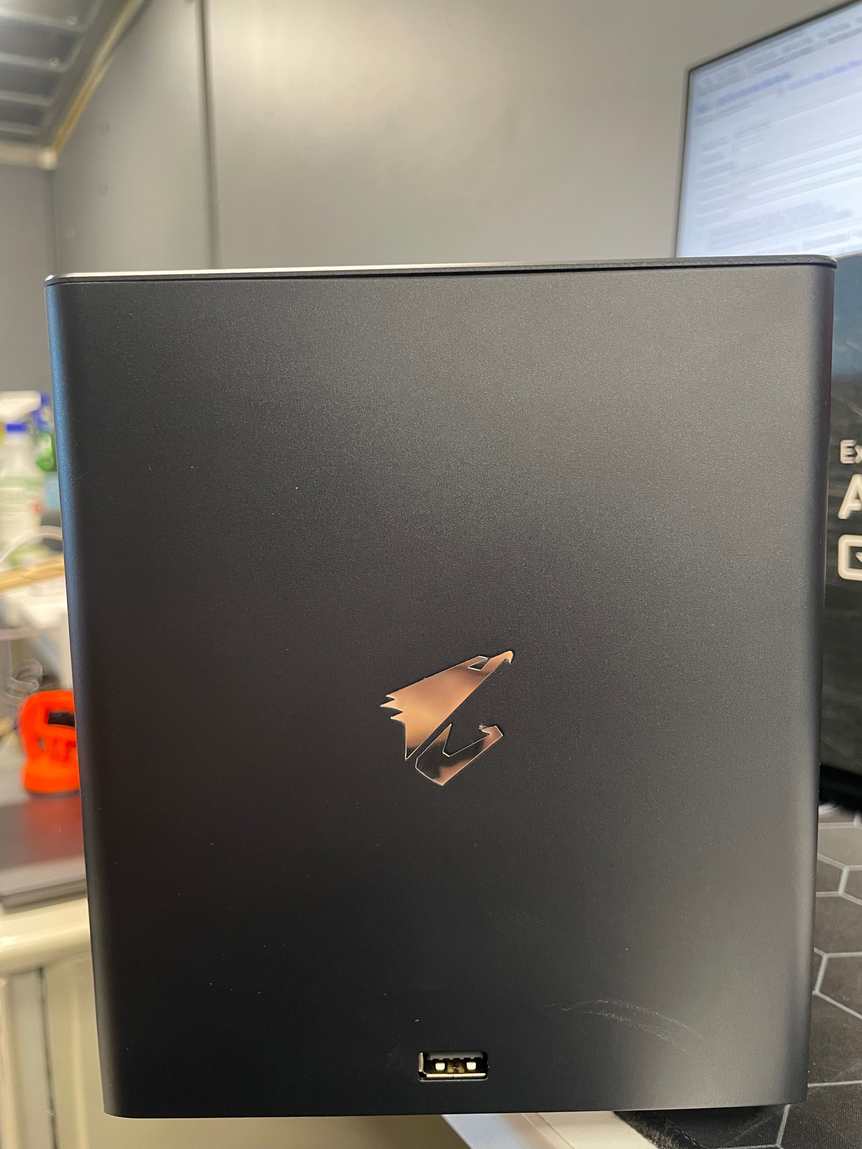 Gigabyte AORUS RTX 3080 Ti Gaming Box eGPU Thunderbolt 3 External Graphics Card – As New GIGABYTE