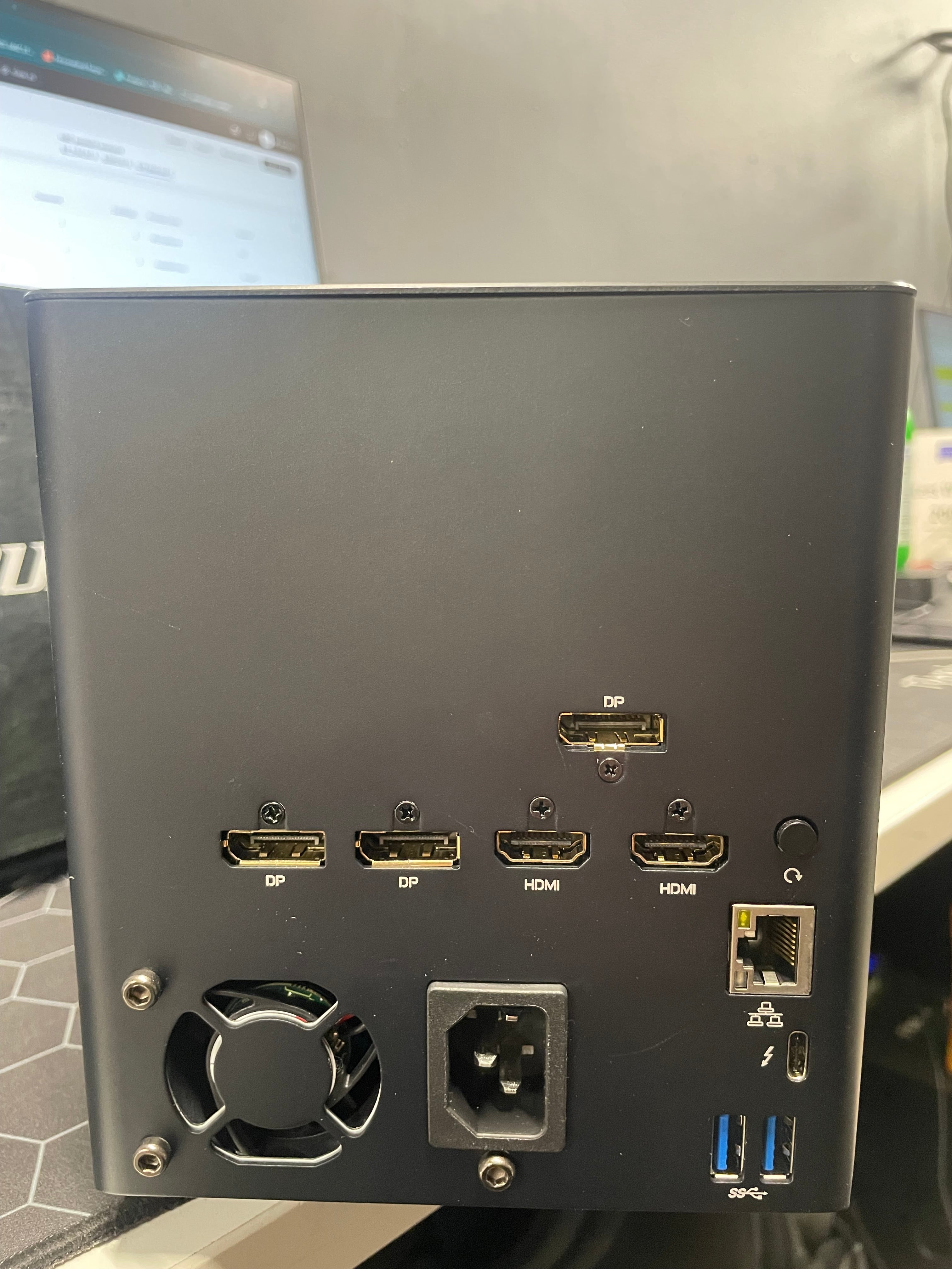 Gigabyte AORUS RTX 3080 Ti Gaming Box eGPU Thunderbolt 3 External Graphics Card – As New GIGABYTE