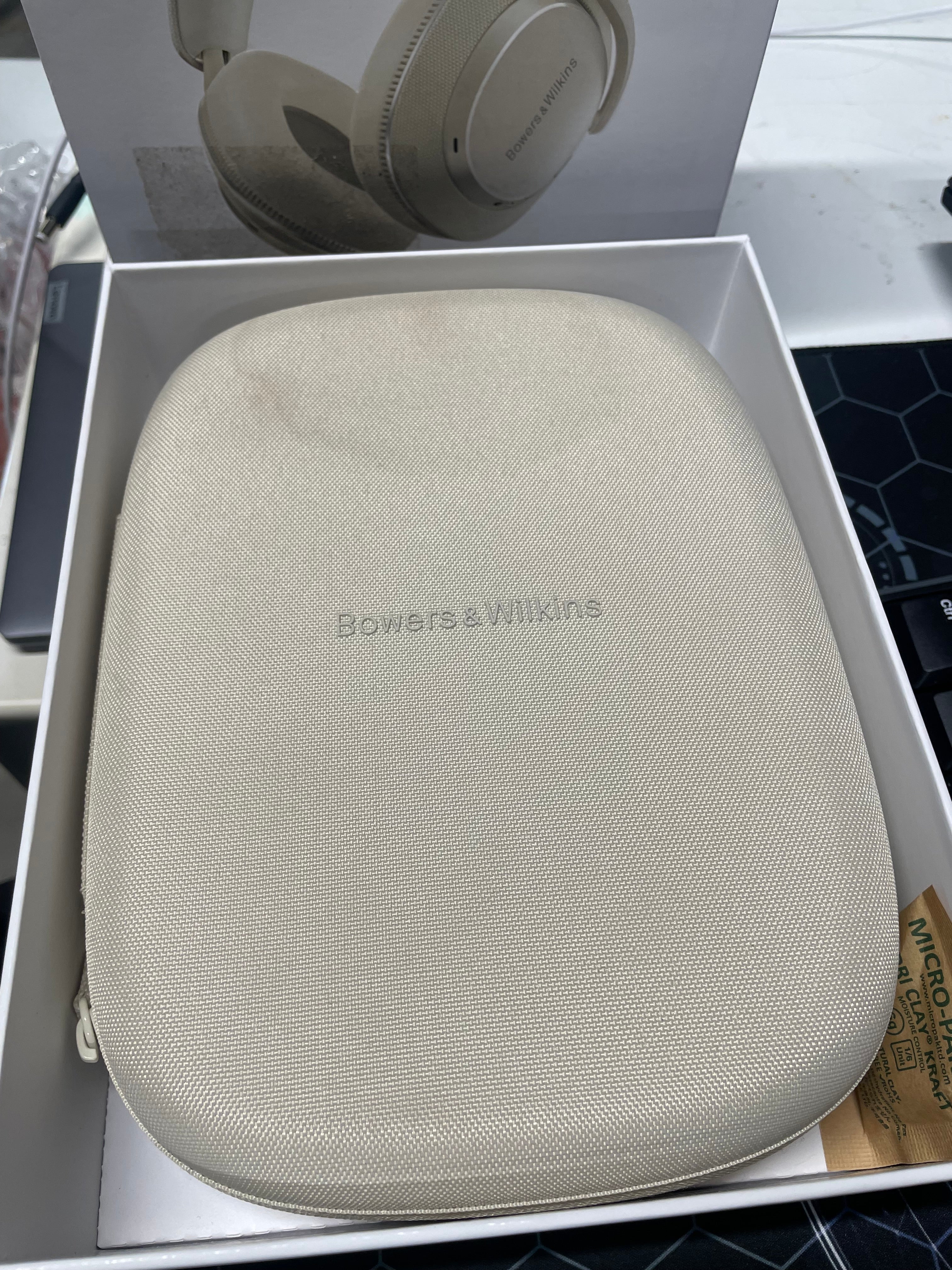 Bowers & Wilkins Px7 S3 Wireless Noise Cancelling Headphones Canvas White – Excellent Condition BOWERS&WILKINS