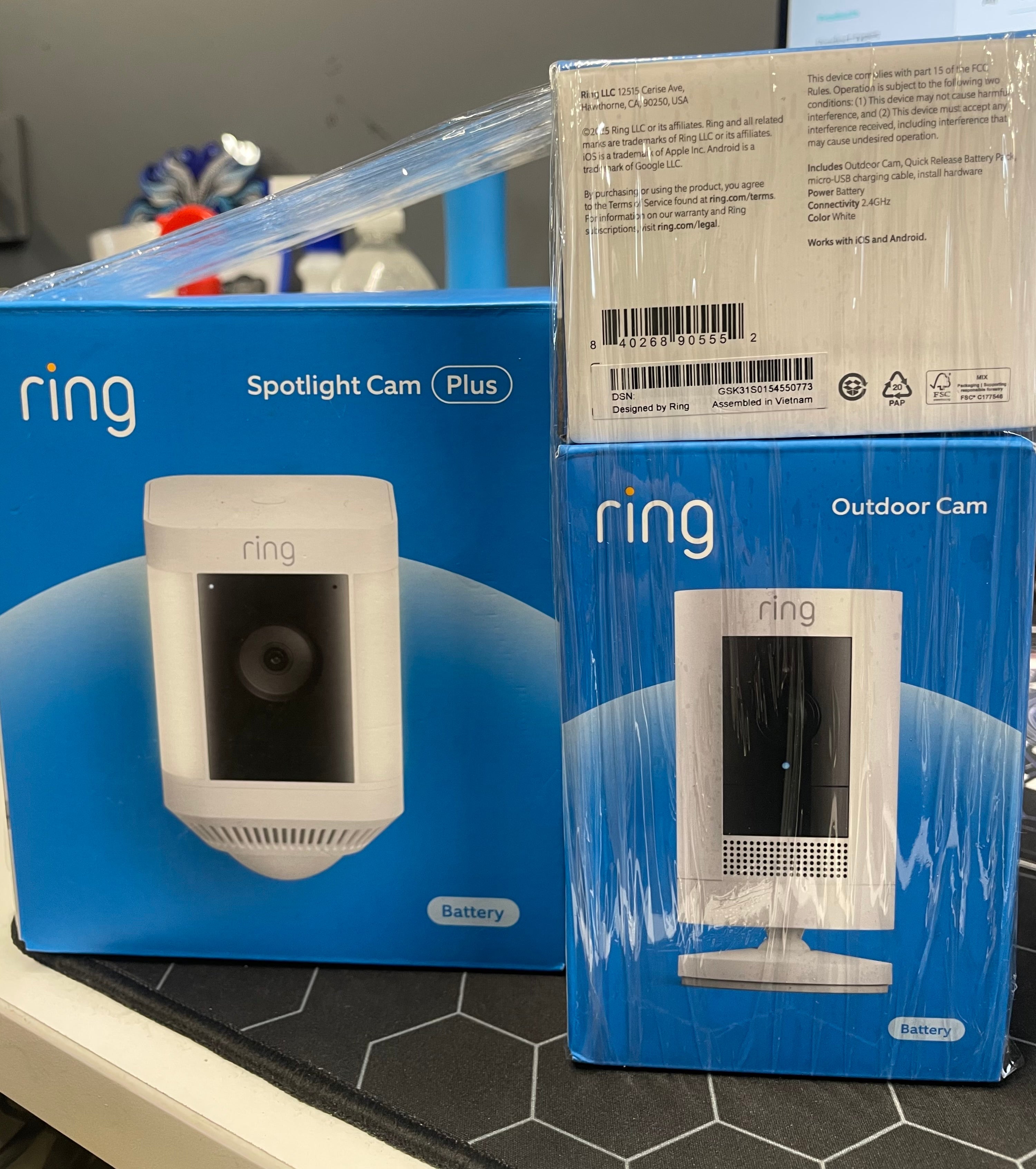 Ring Stick Up Cam Battery 3 Pack White + Spotlight Cam Plus Battery White – As New RING