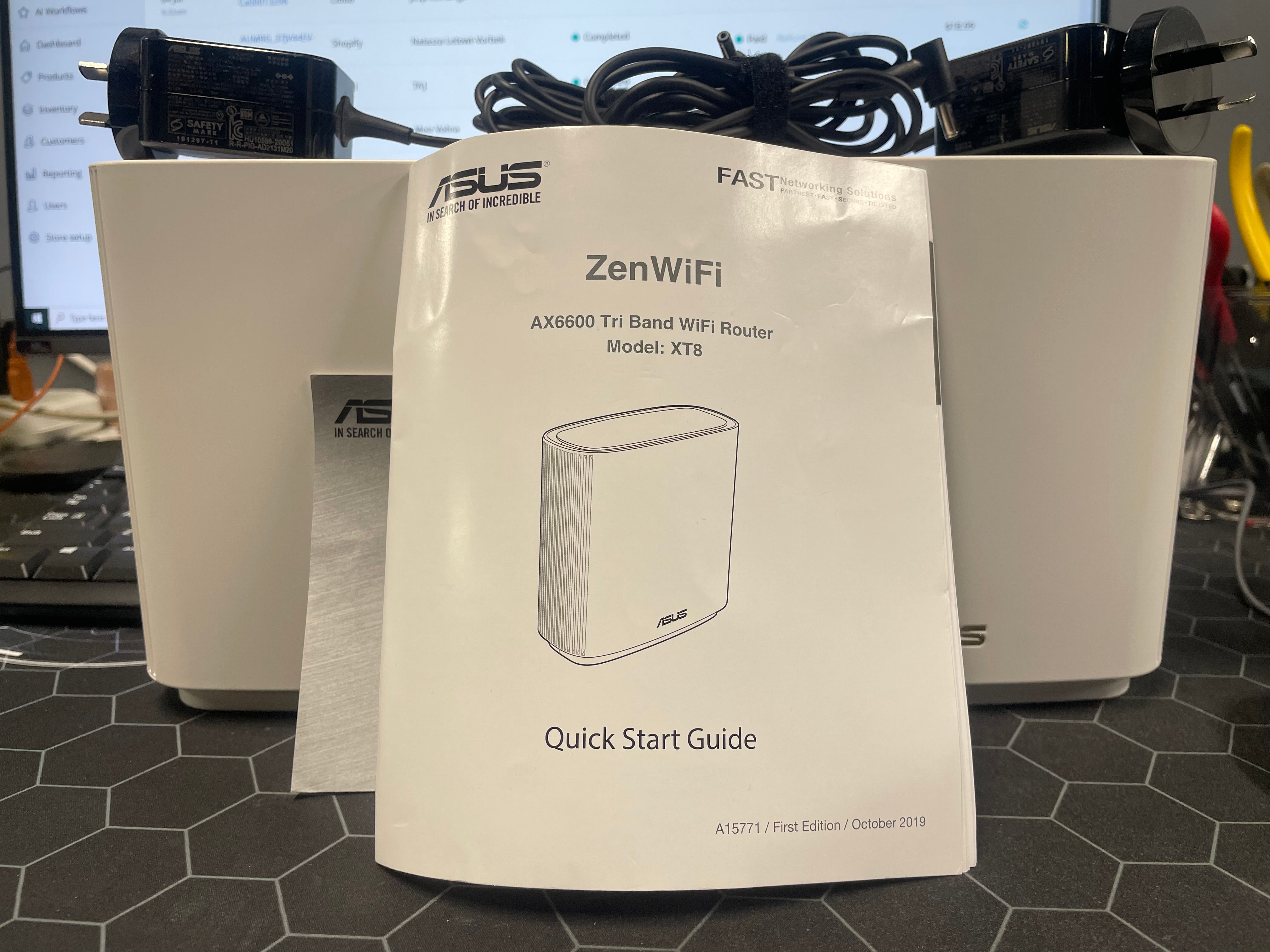 ASUS ZenWiFi XT8 AX6600 Tri-Band Mesh WiFi 6 System 2-Pack White – Excellent Condition ASUS