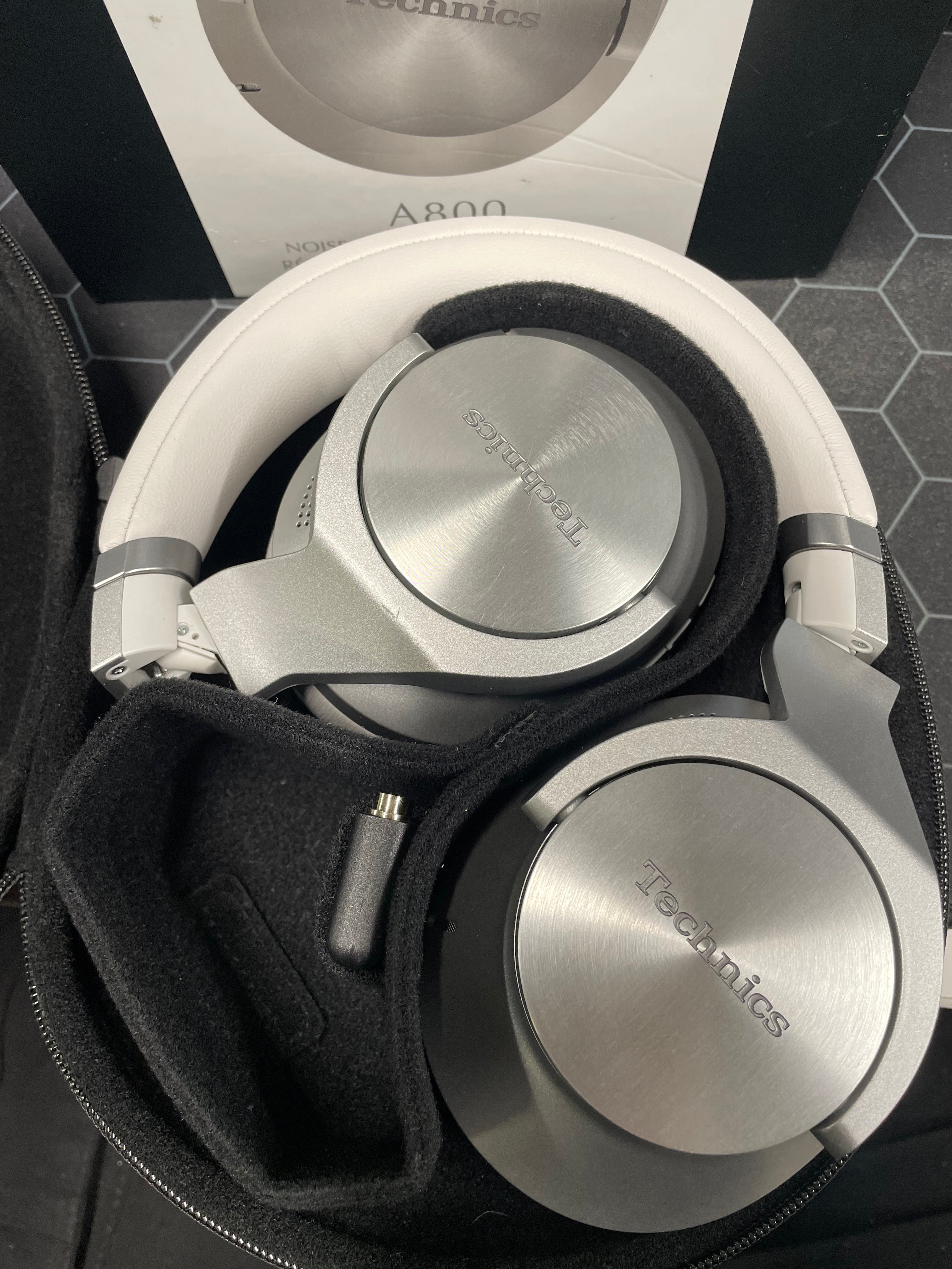 Technics EAH-A800 Premium Wireless Noise Cancelling Headphones Silver – As New Technics