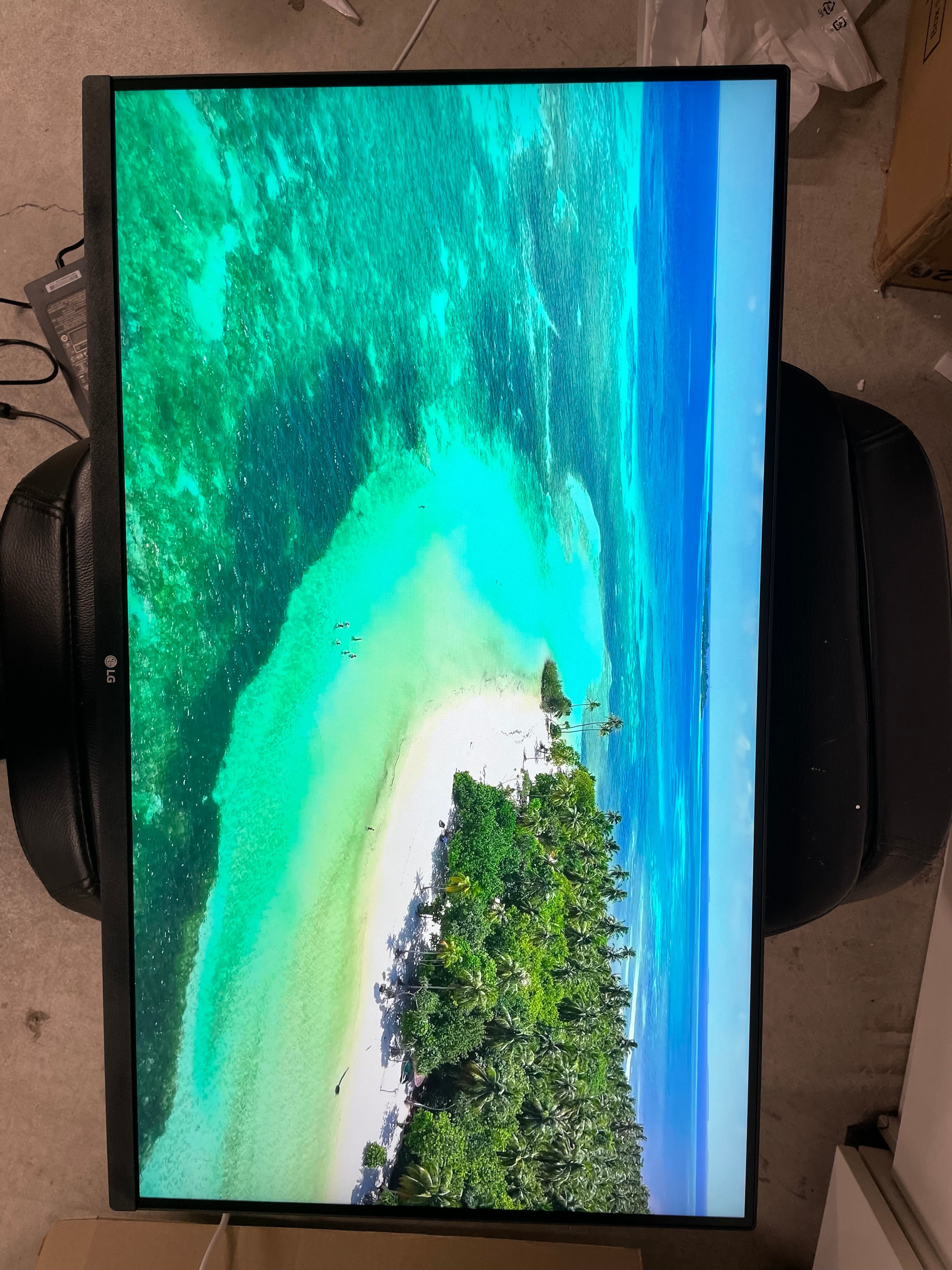 LG UltraFine Ergo 32UN88A 31.5" 4K UHD IPS Monitor with Ergo Stand – As New LG