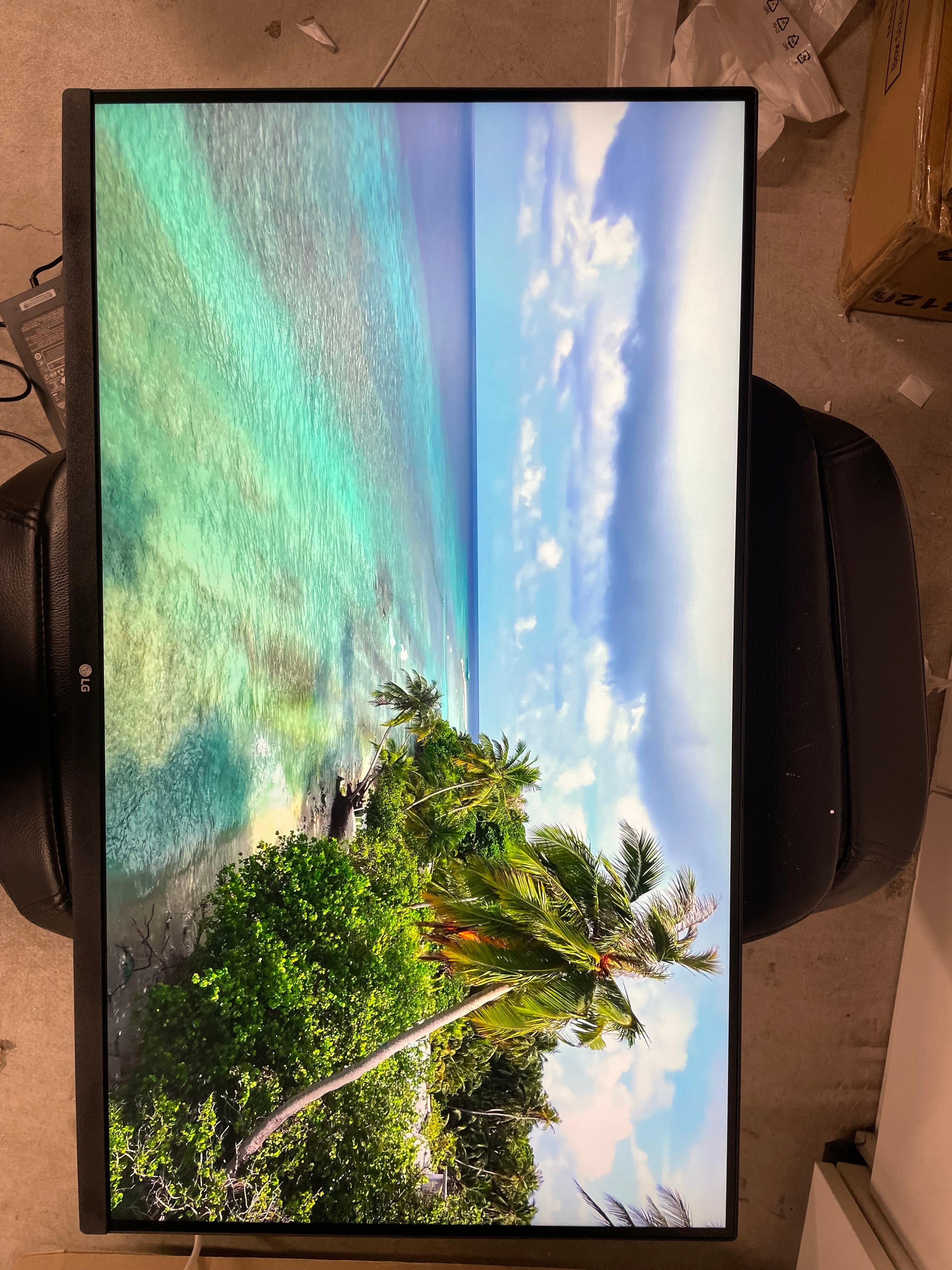 LG UltraFine Ergo 32UN88A 31.5" 4K UHD IPS Monitor with Ergo Stand – As New LG