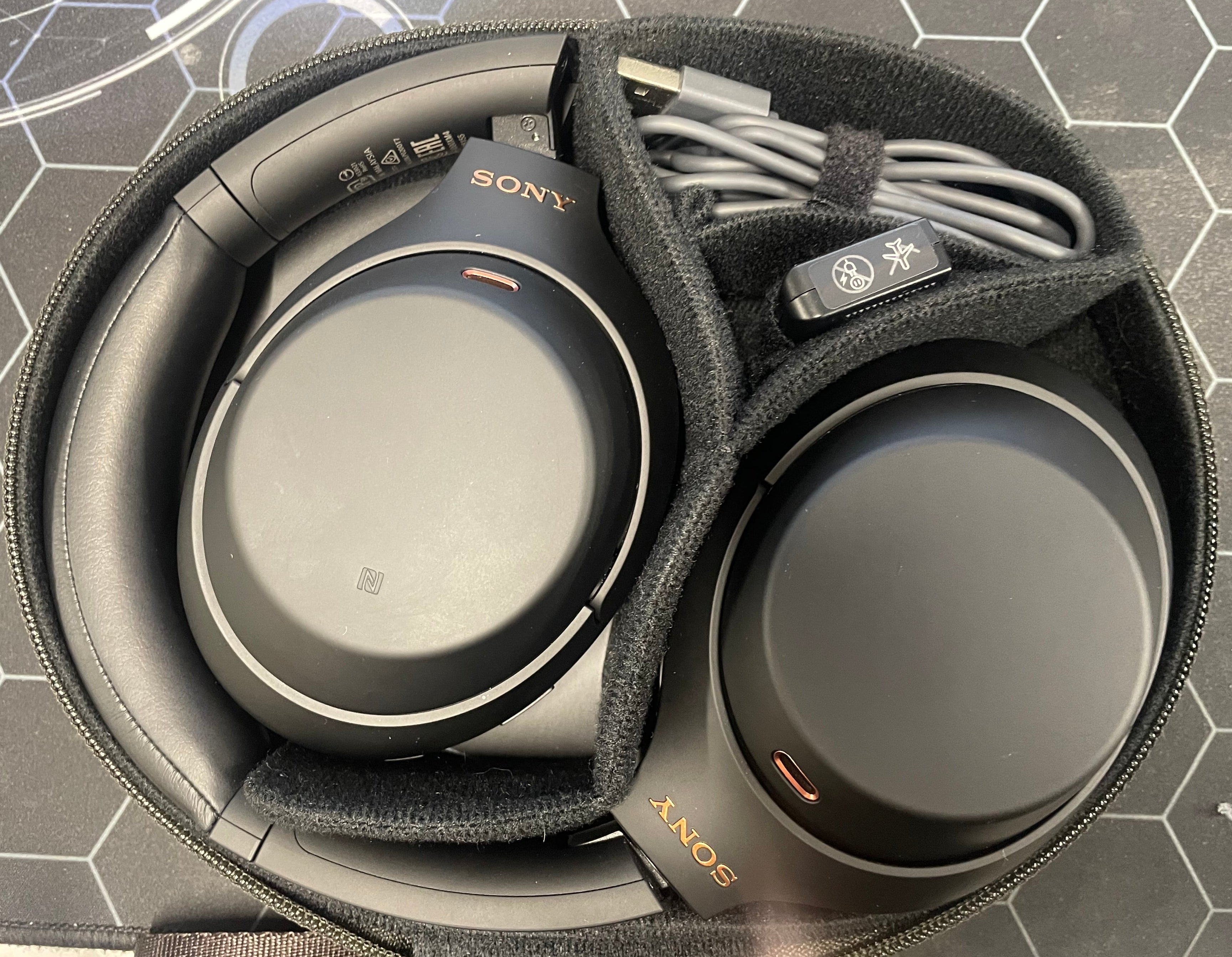 Sony WH-1000XM4 Wireless Noise Cancelling Headphones Black – As New SONY